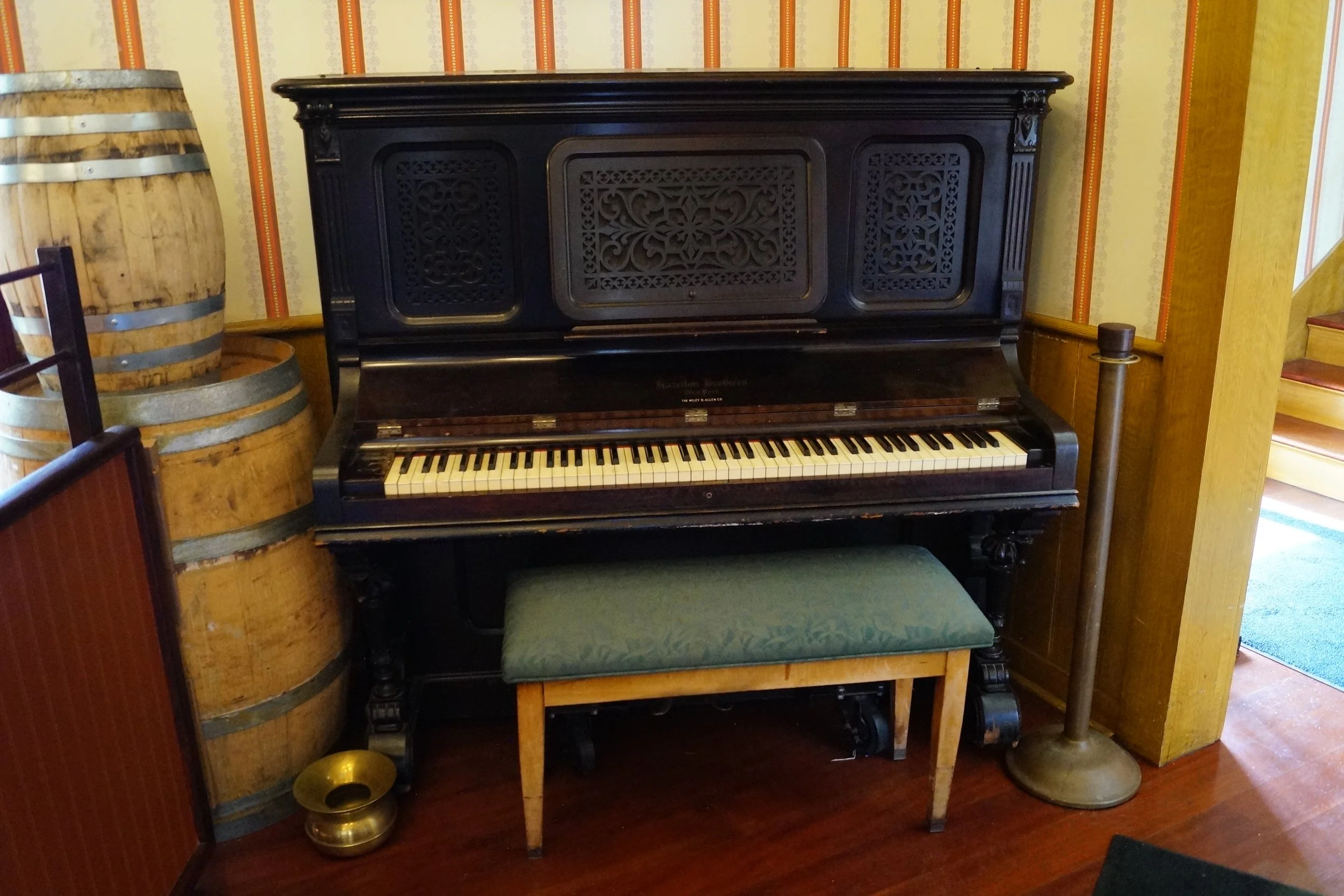 Old Town San Diego: Cosmopolitan Hotel – Piano