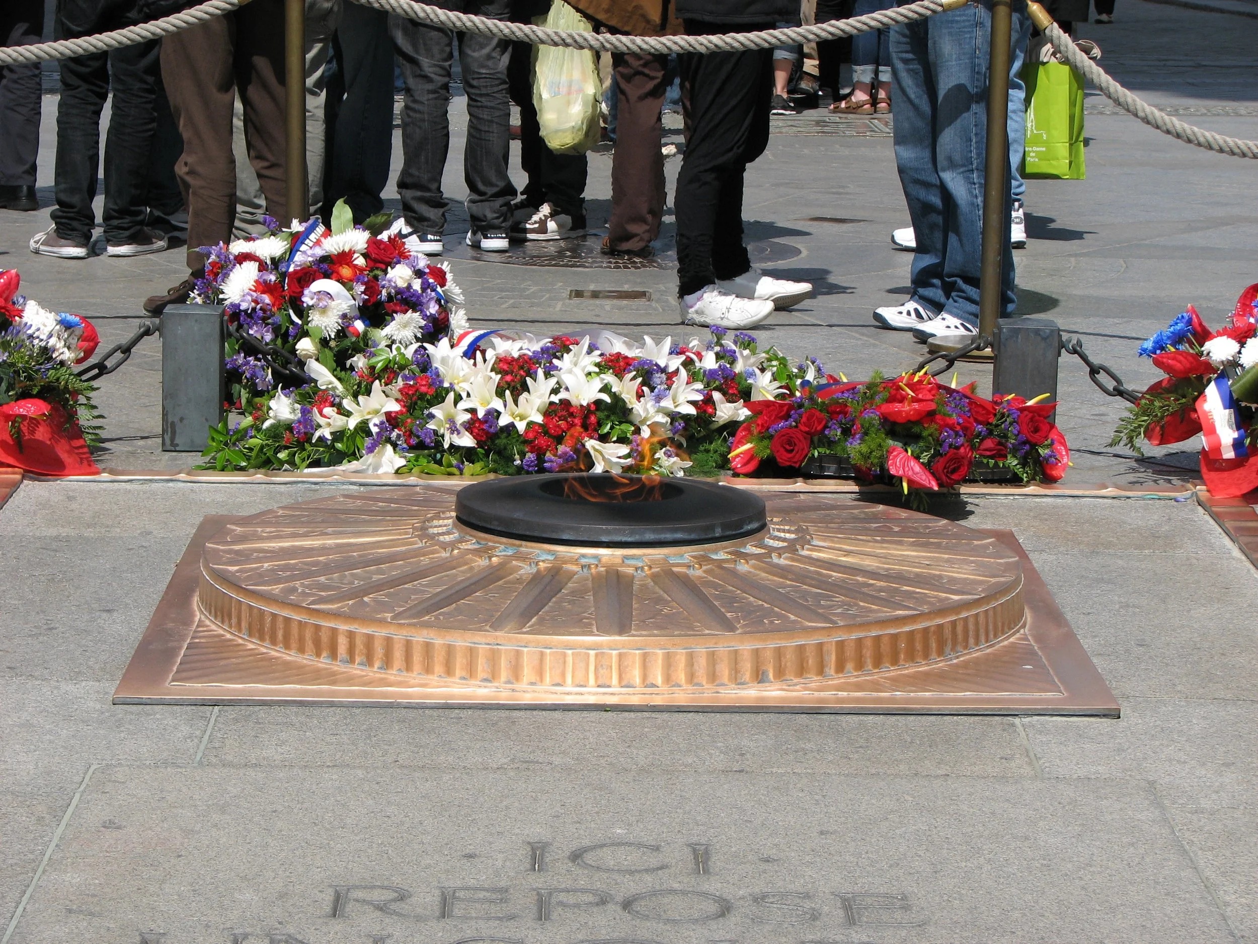 Arc de Triomphe - Tomb of the Unknown Soldier, the eternal flame