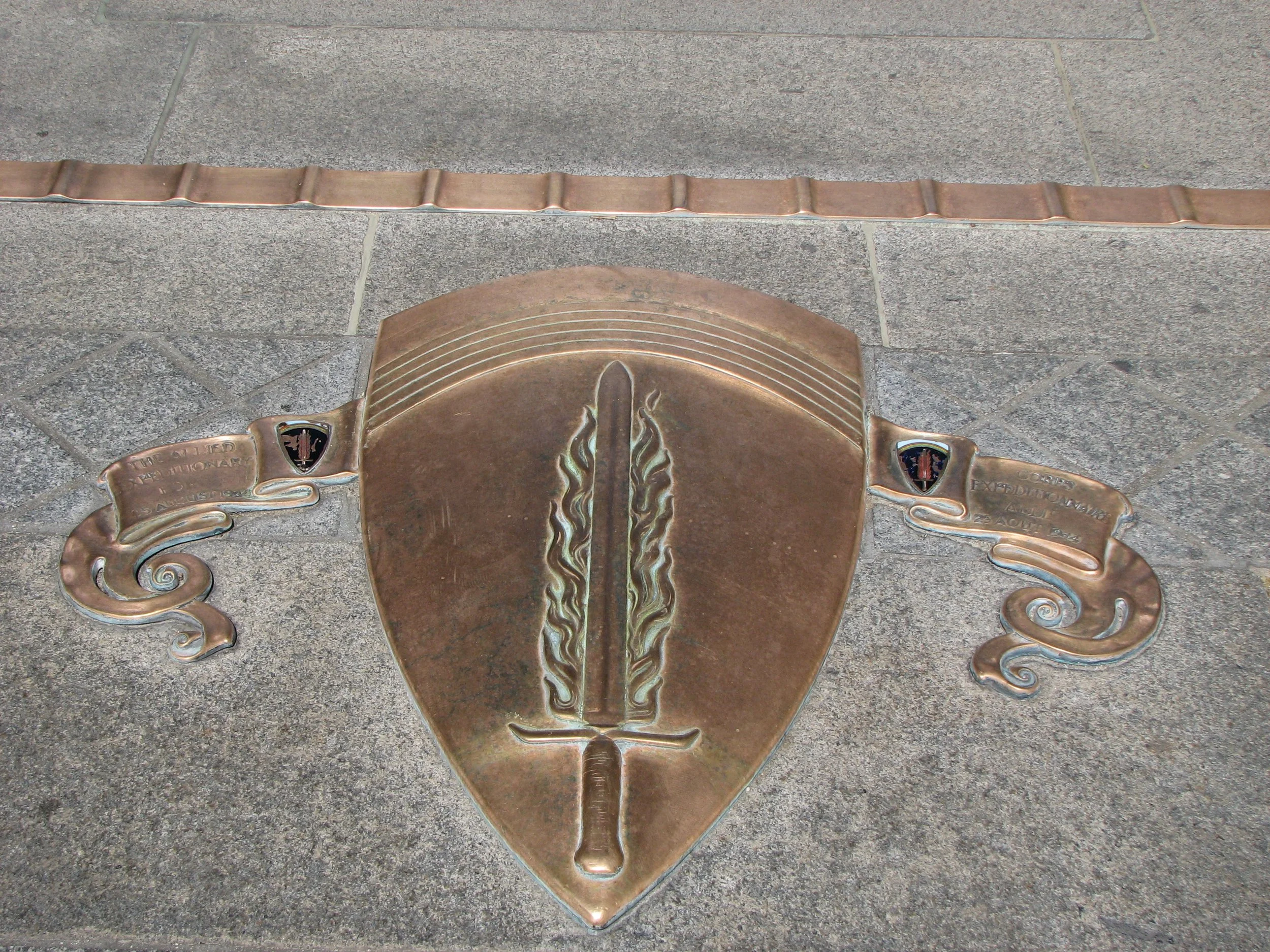 Arc de Triomphe - Tomb of the Unknown Soldier