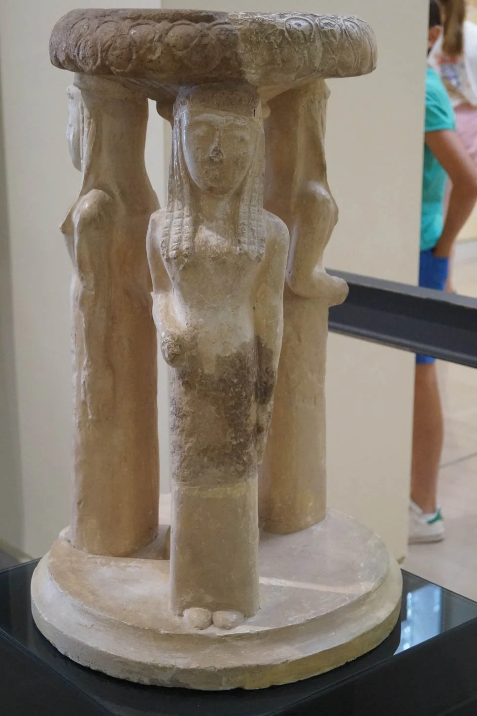 Delphi Museum - Perirhanterion
