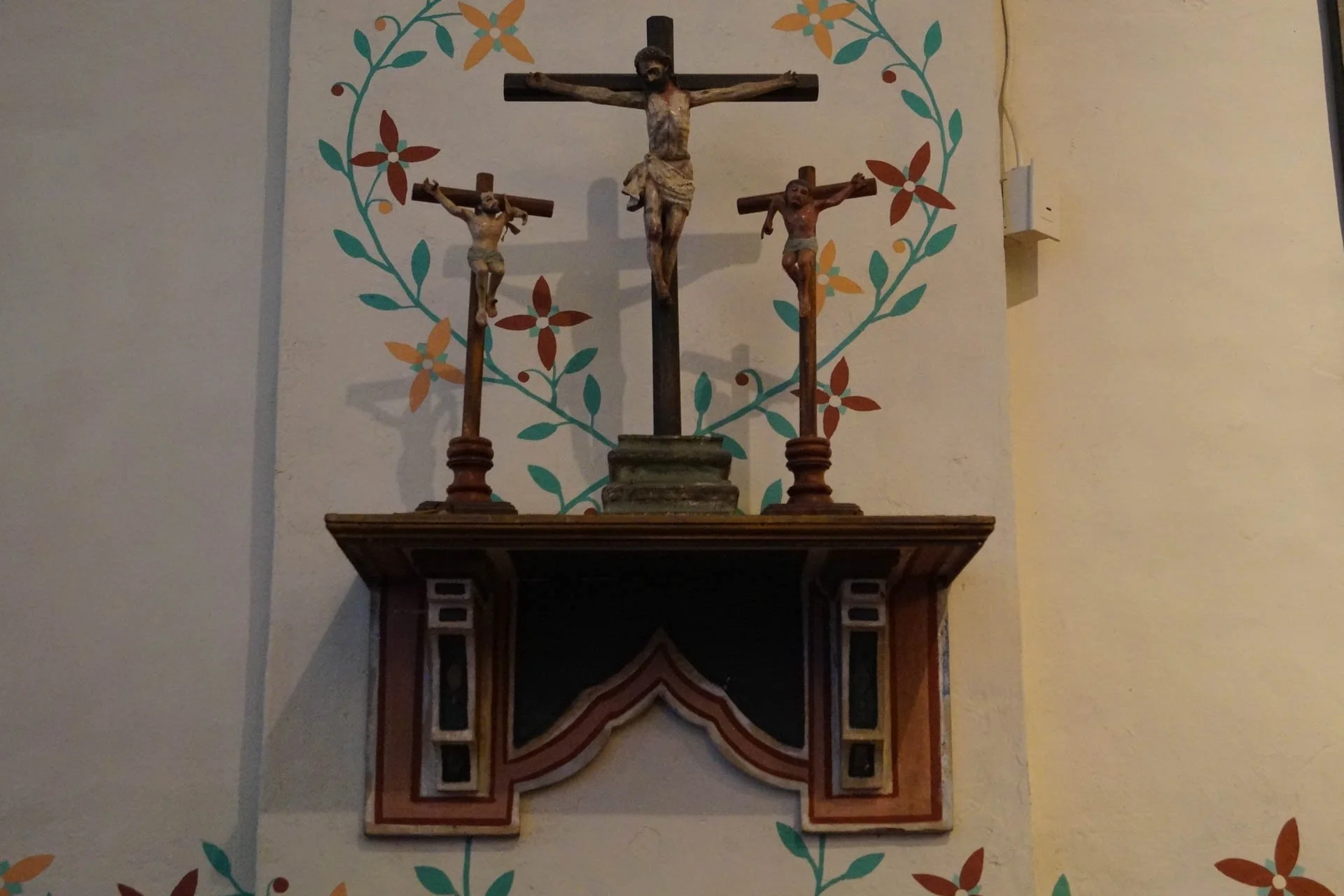 Mission Santa Ines: Crucifix