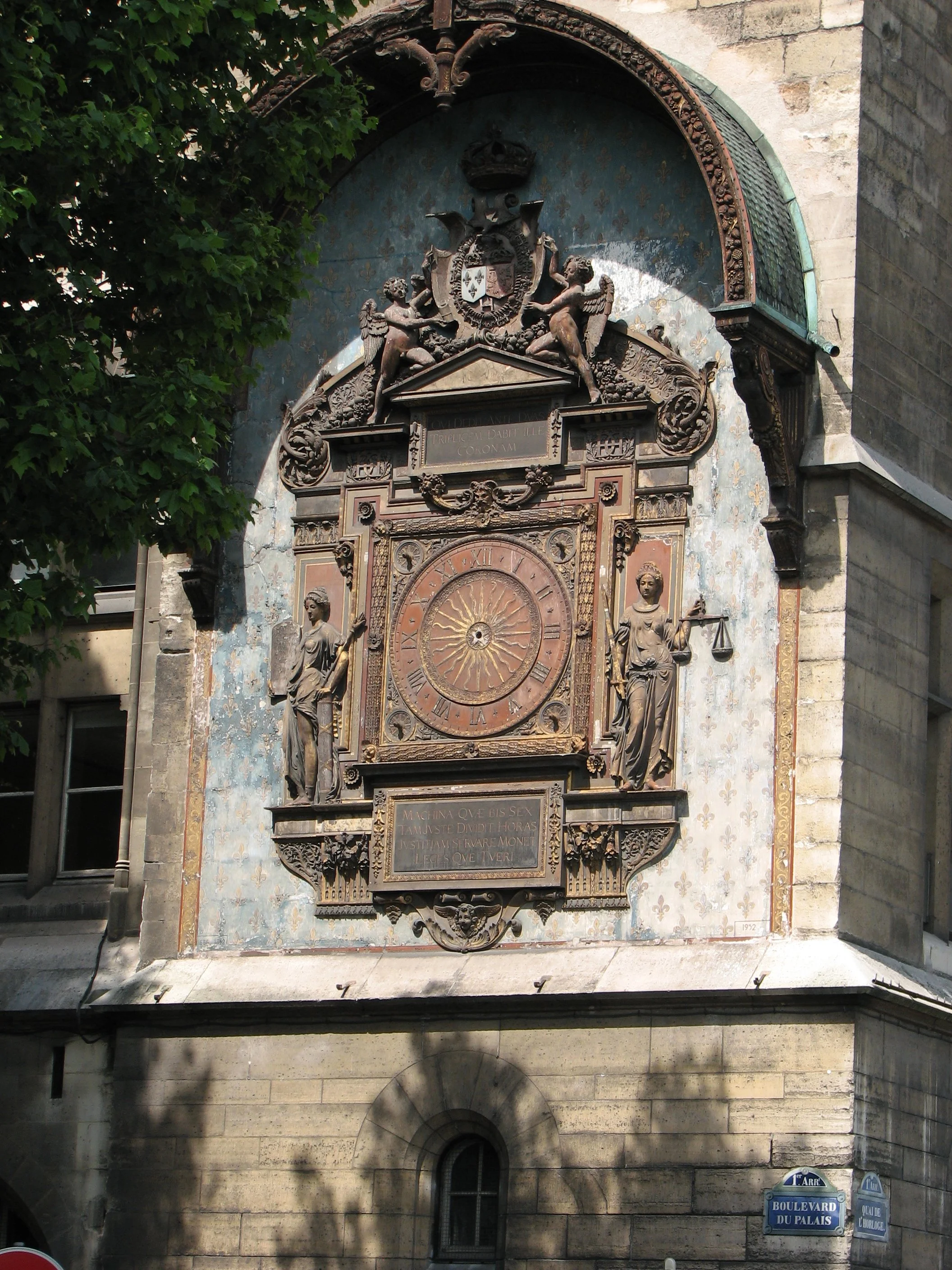 This is the oldest clock in Paris, it was constructed in 1371