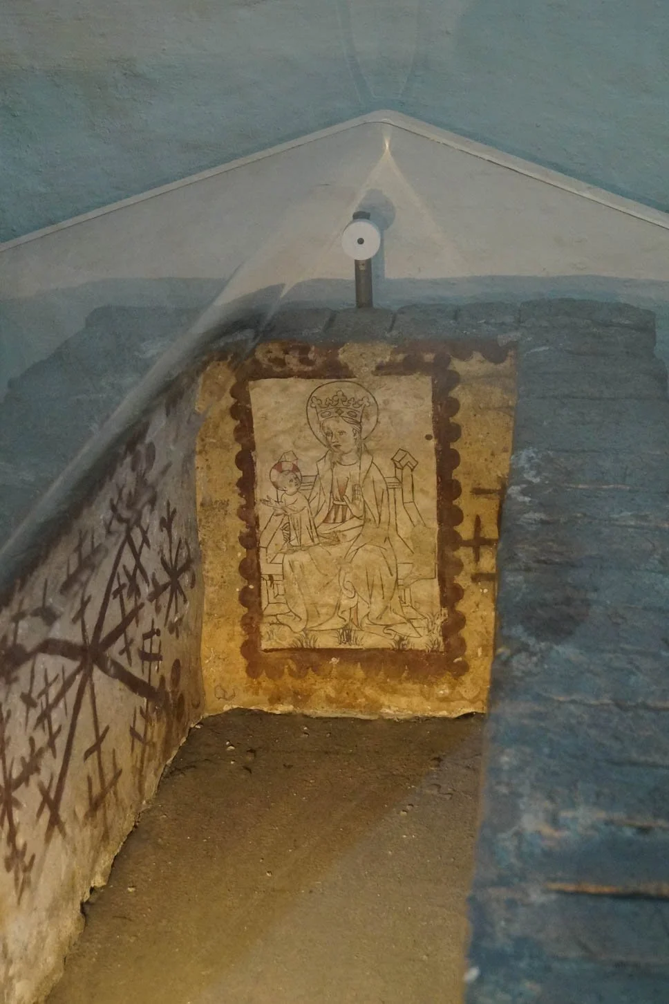 Bruges - Church of our Lady, Painted Graves