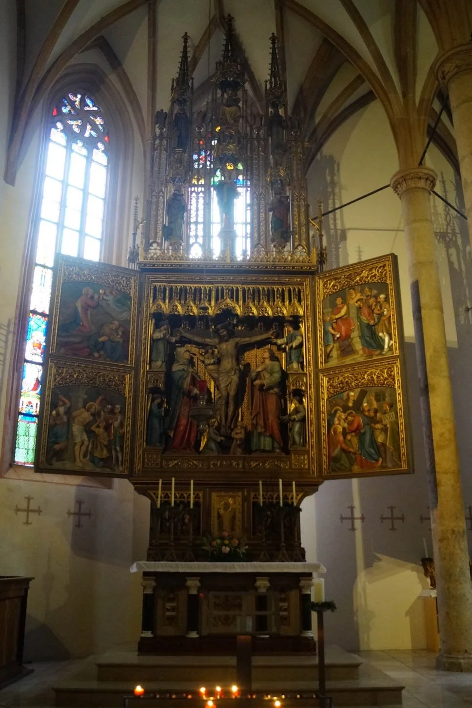 Hallstatt - Catholic Church of Hallstatt Altar