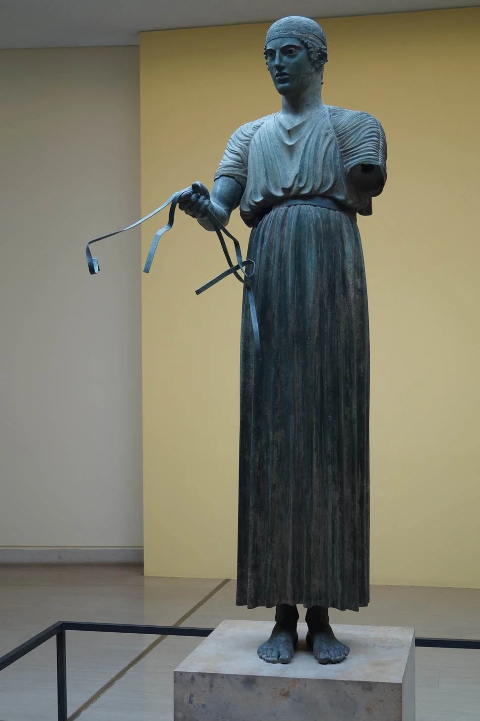 Delphi Museum - Female statue
