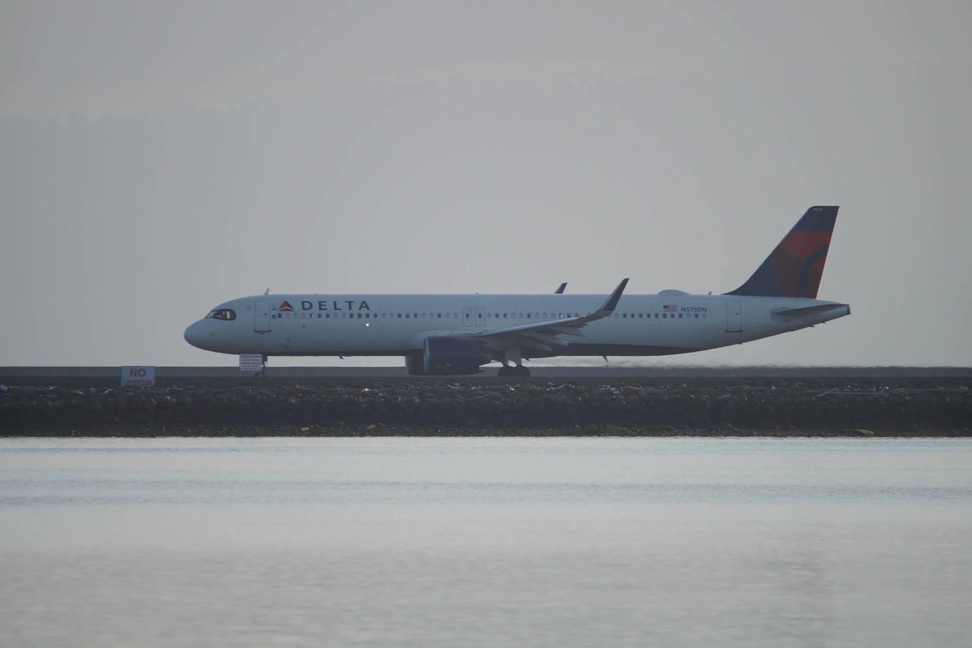 Delta Air Lines - N575DN - Airbus A321-200