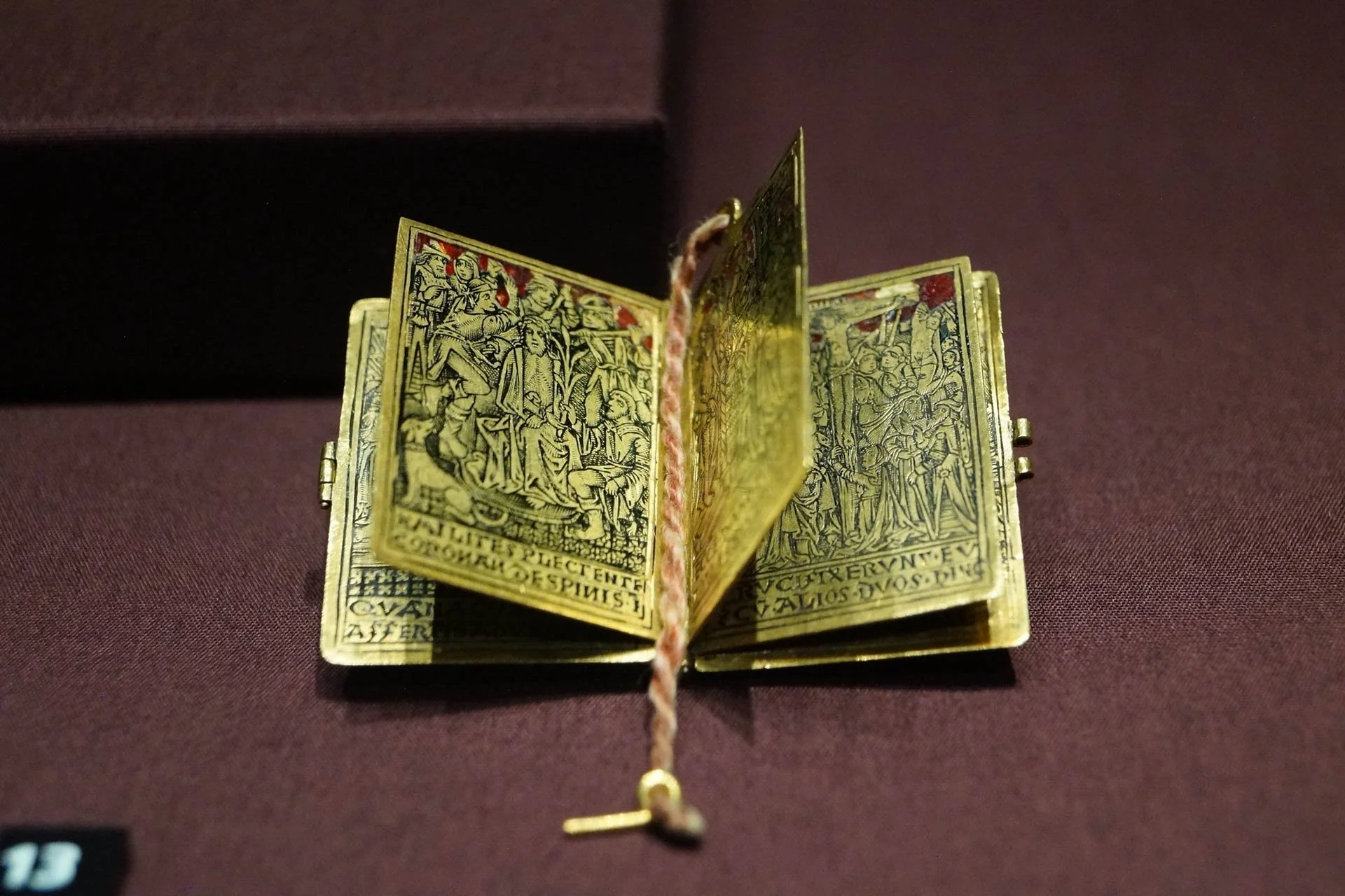 Vienna - Kunsthistorisches Museum - Book with scenes from The Passion