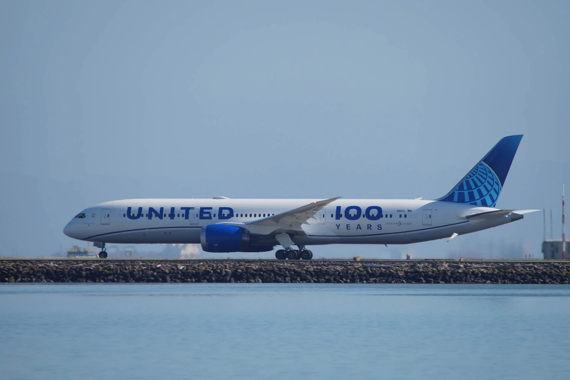 United Airlines - N61101 - Boeing 787-9 Dreamliner - 100 Years Sticker