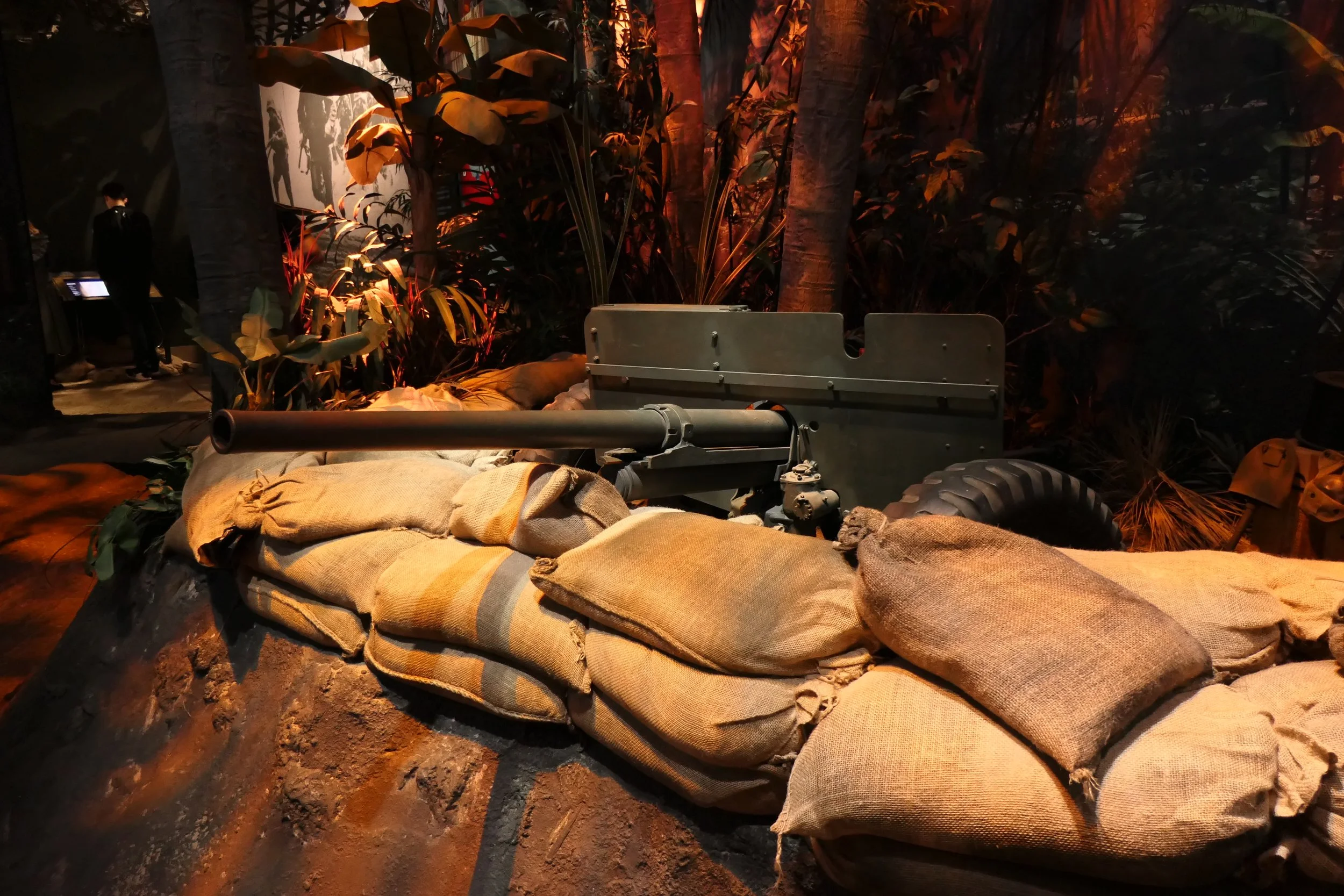 National WWII Museum - Anti-Tank Gun M3A1 on carriage M4A1