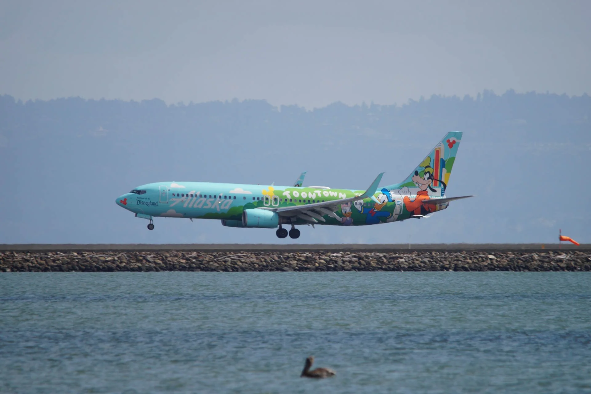 Alaska Airlines - N565AS - Boeing 737-800 - Disney Toon Town Livery