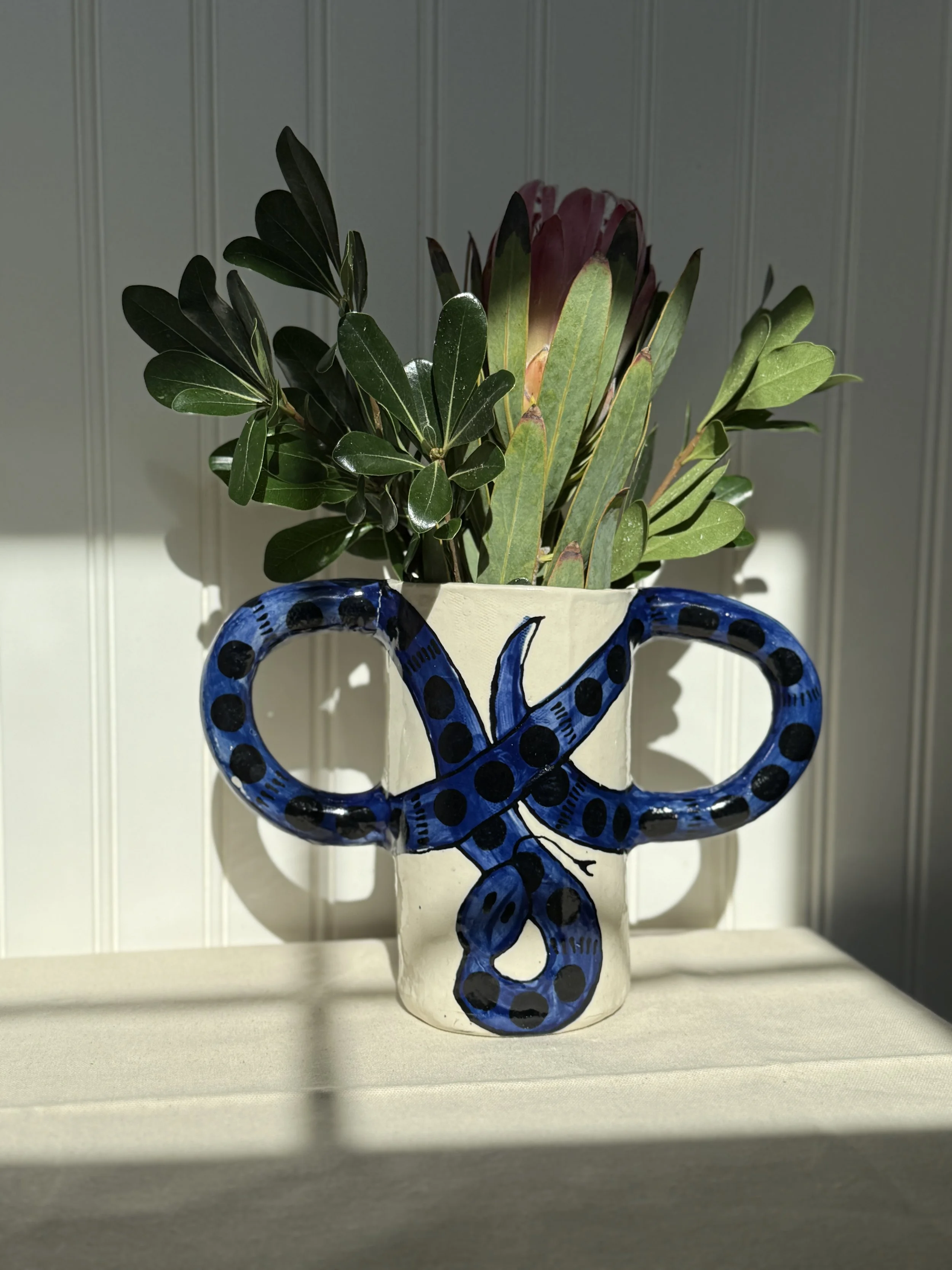 TWIN SNAKE VASE