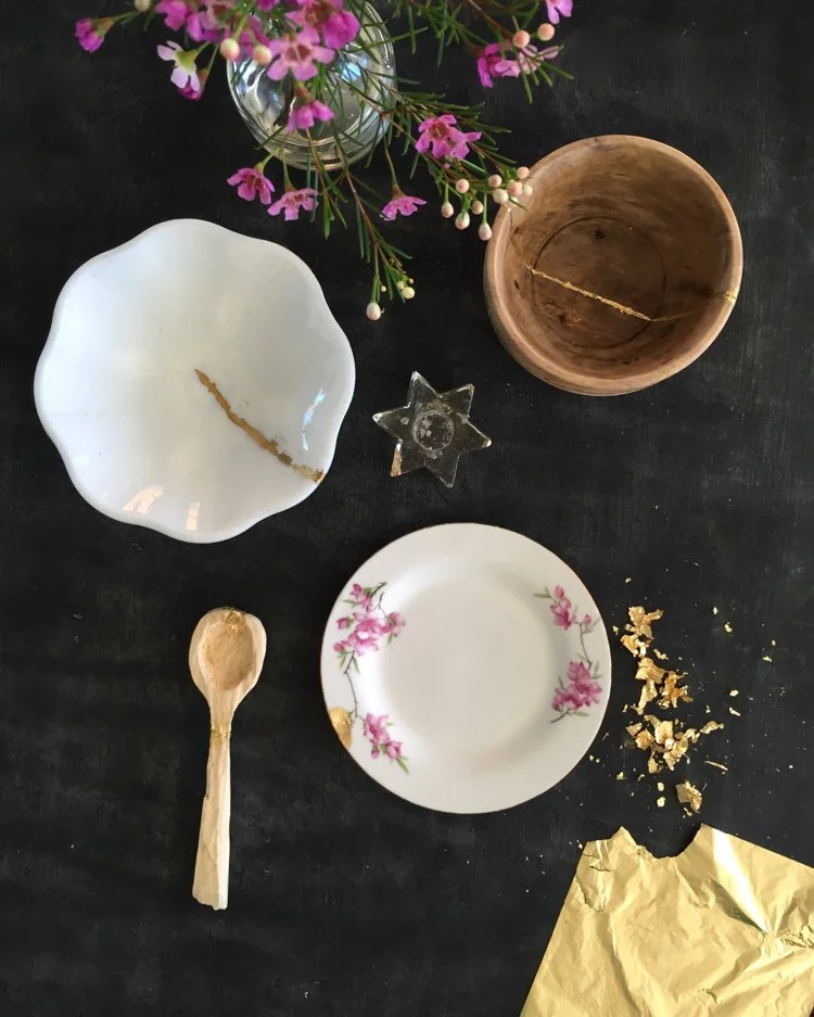 japanese art of kintsugi gold leaf
