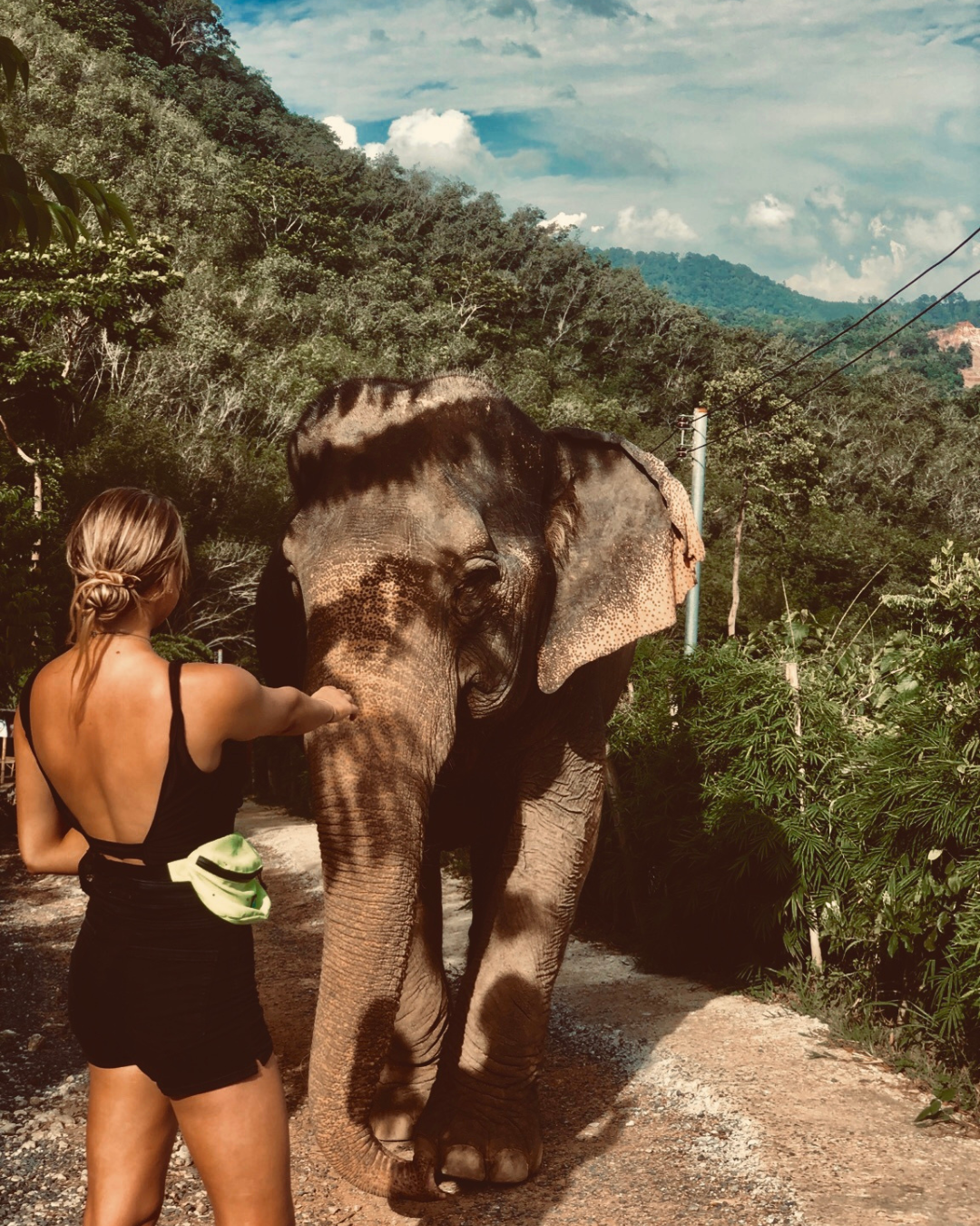 Jessie Grace from Goosebumps Content pictured working remotely living a freedom-based lifestyle. If you’re ready to step into your next level with clarity, confidence, and ease, I’d love to support you.