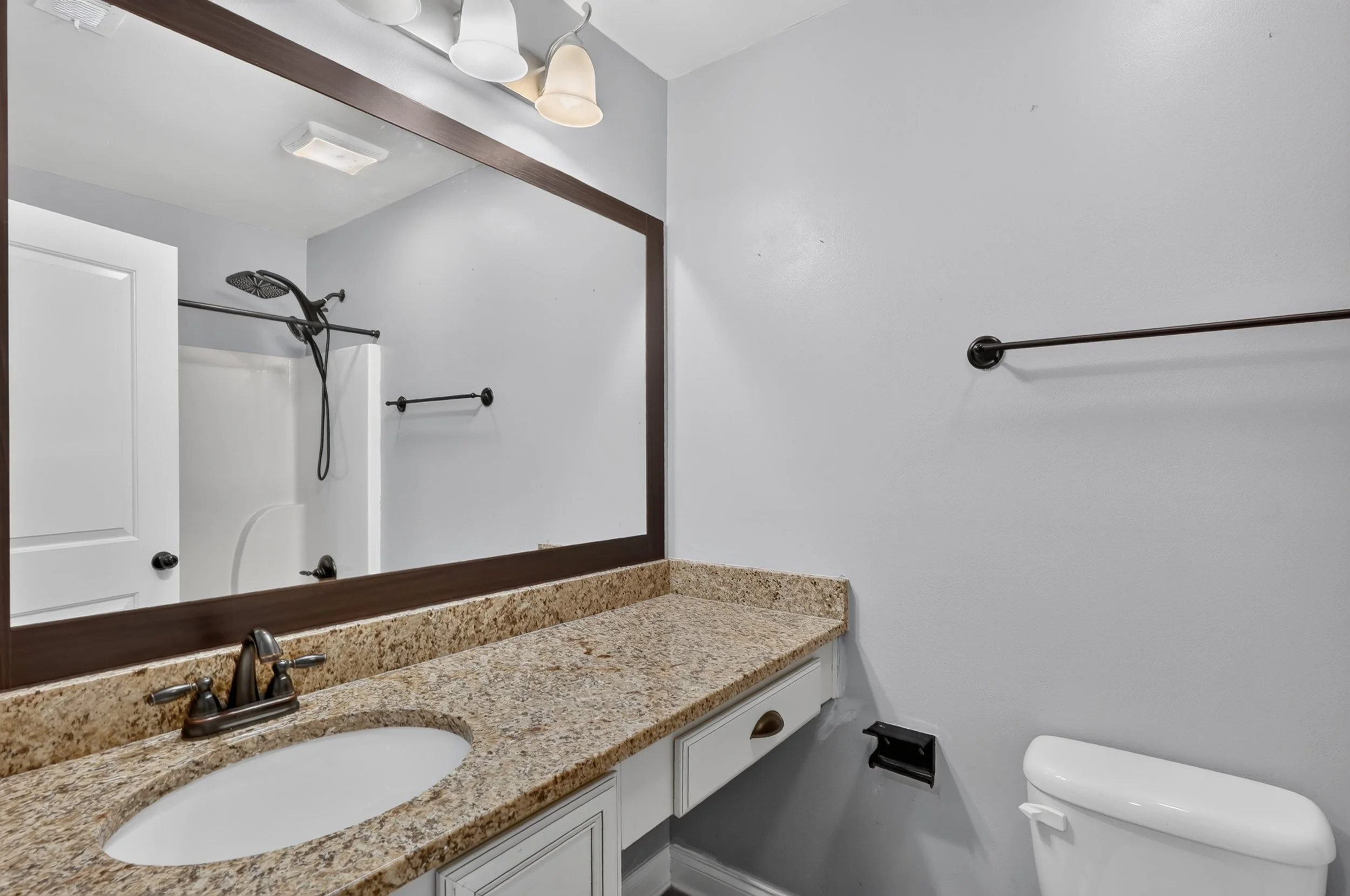 59 Hall Bath.jpg