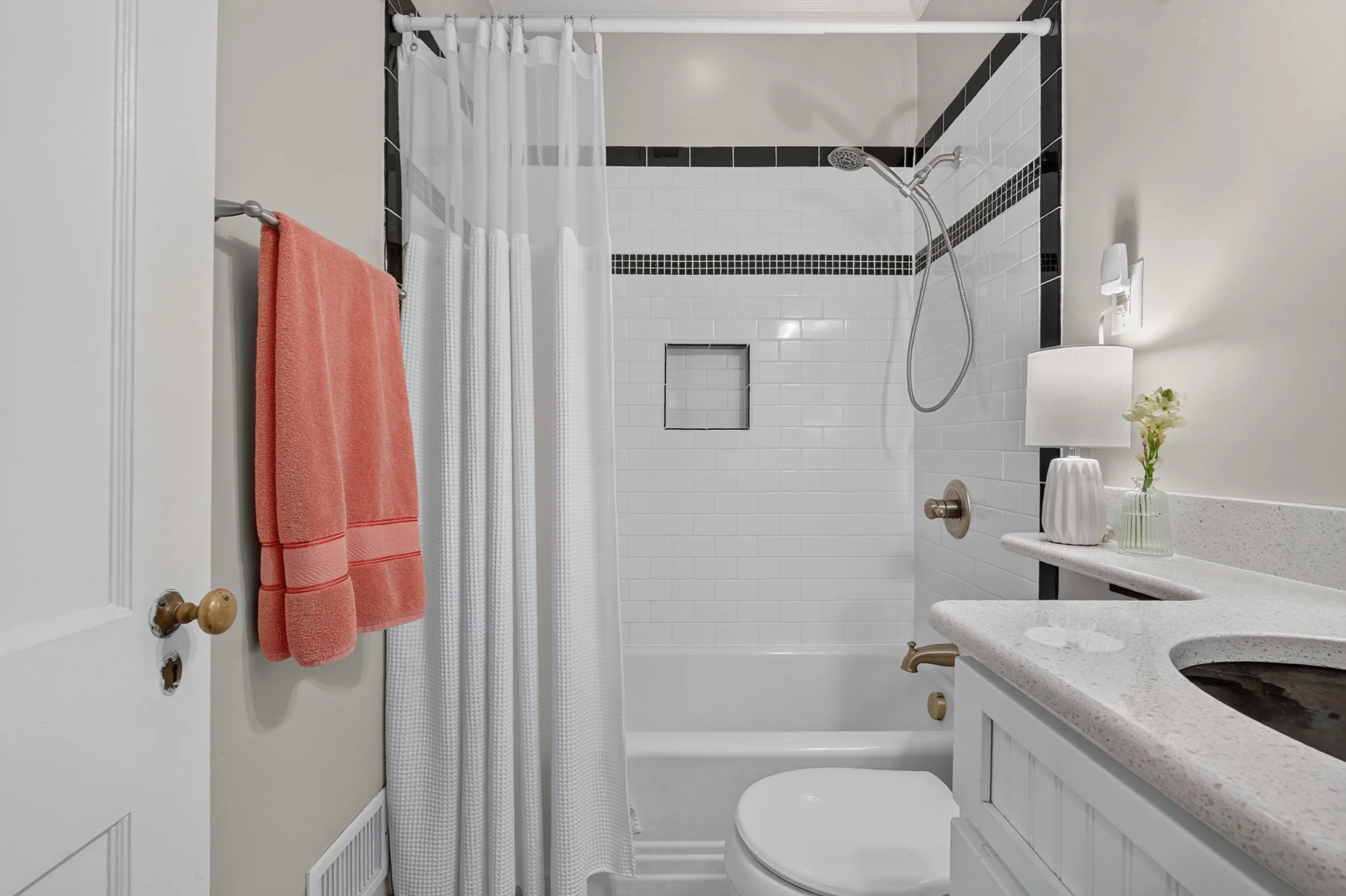 25 Primary Bath.jpg
