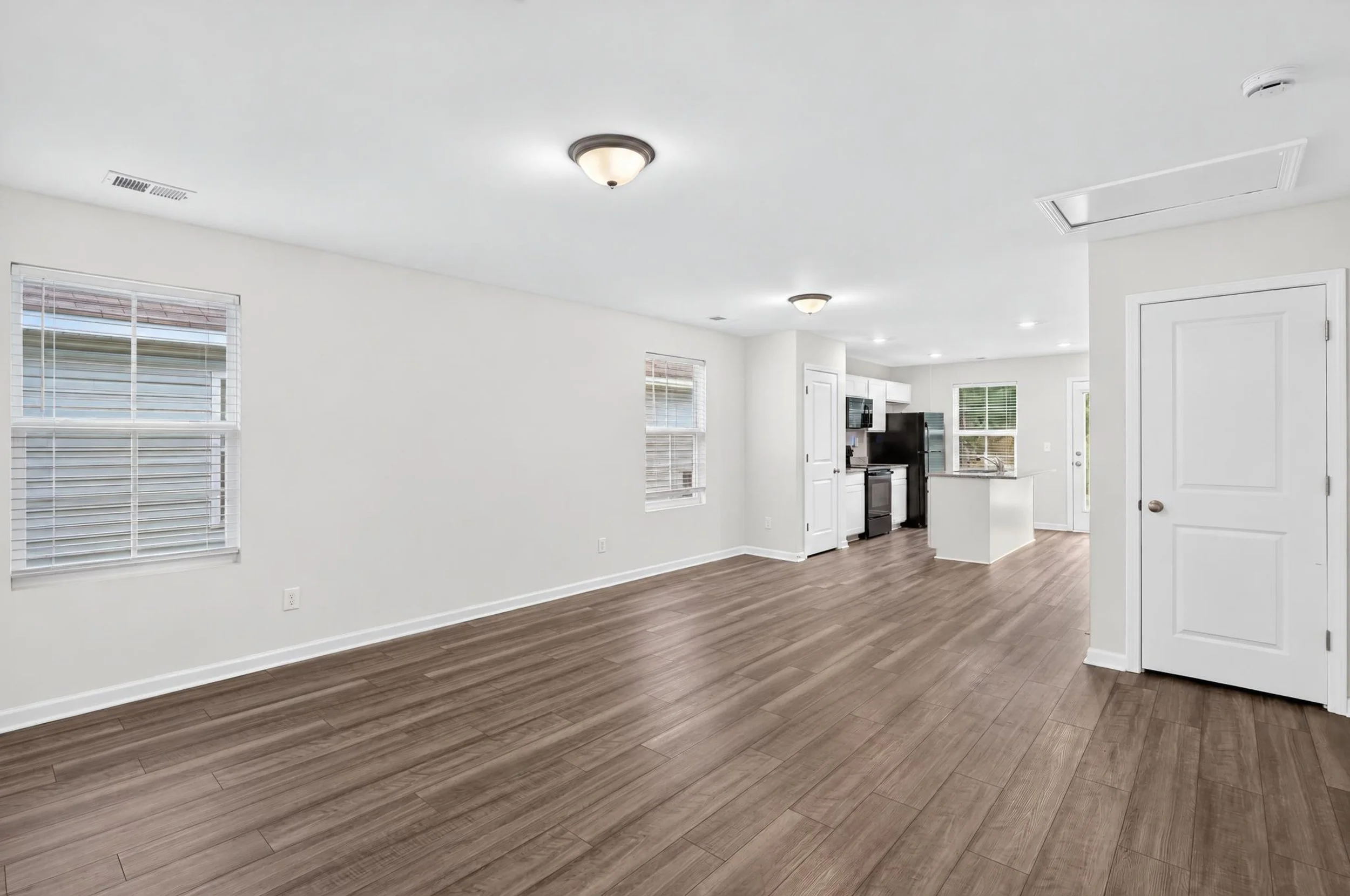 5 Living Room.jpg