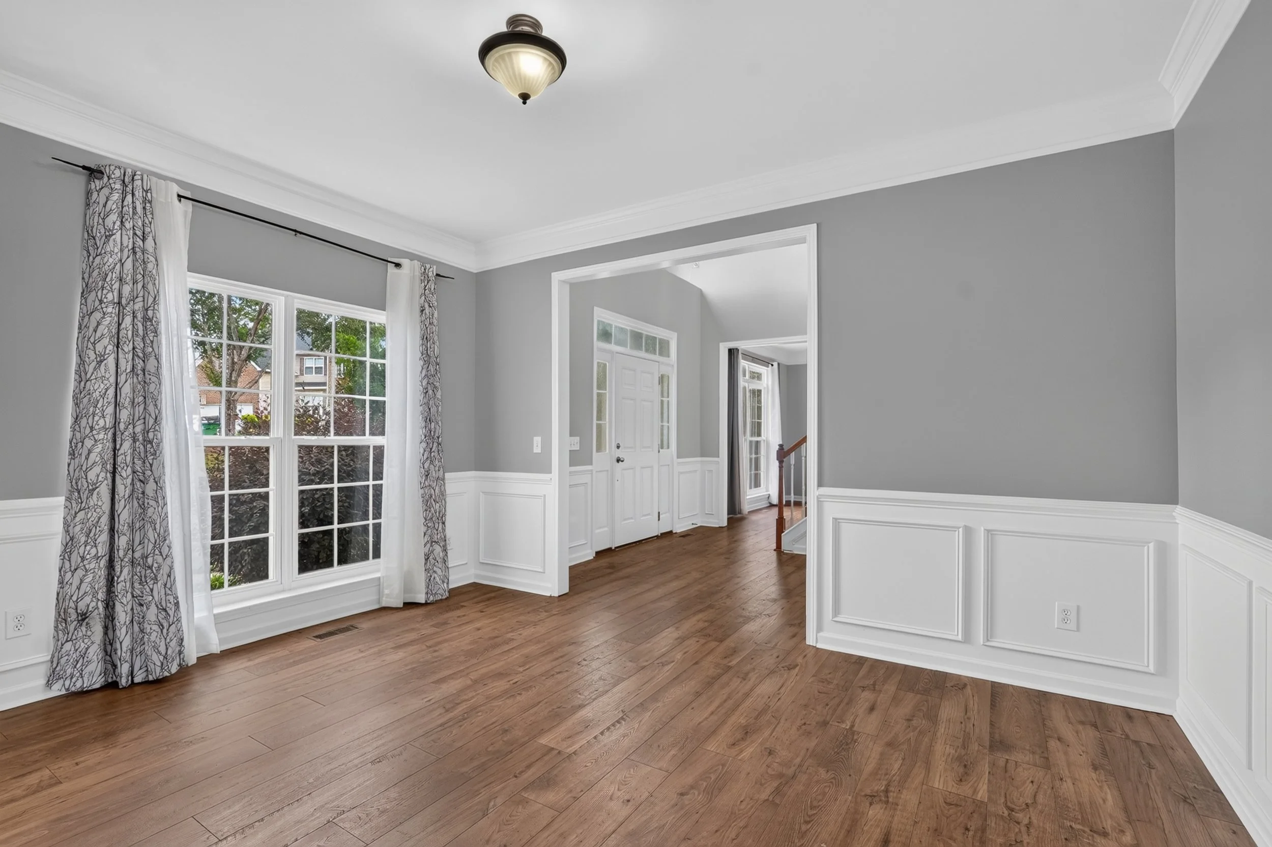 6 Dining Room.jpg