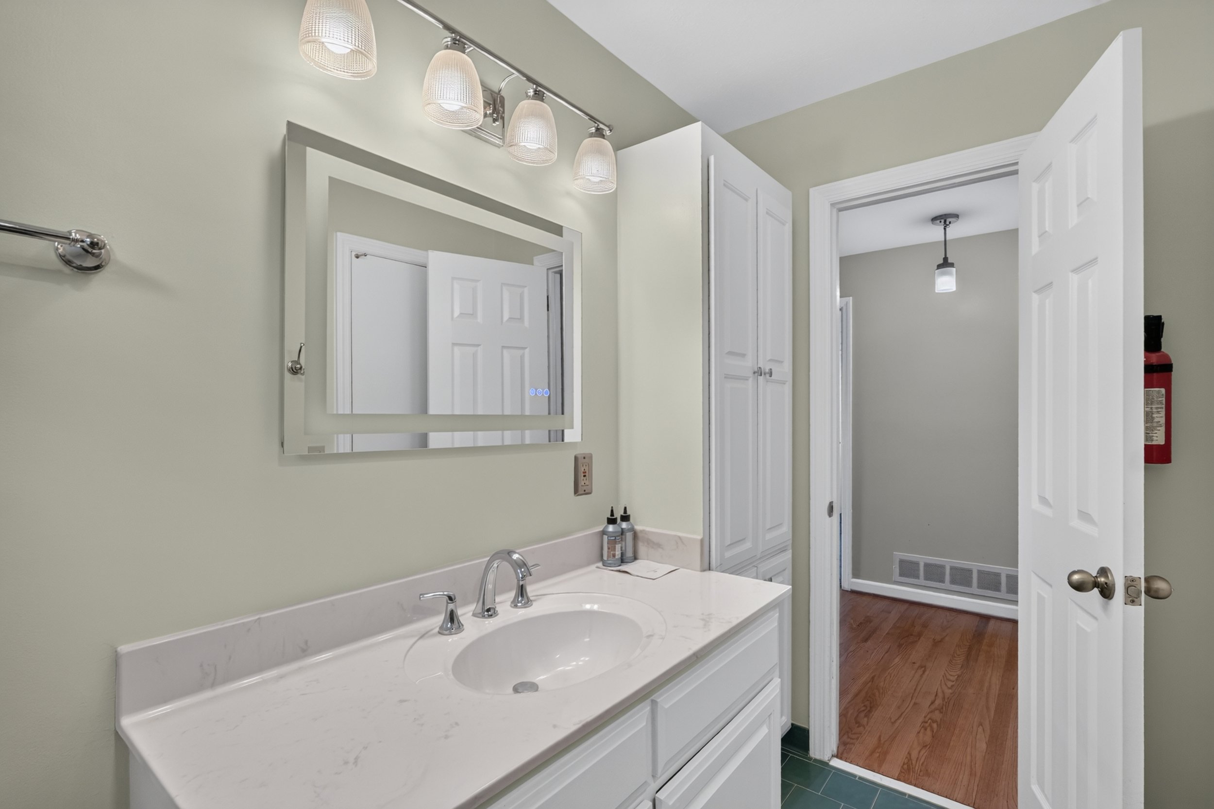 21 Hall Bath.jpg