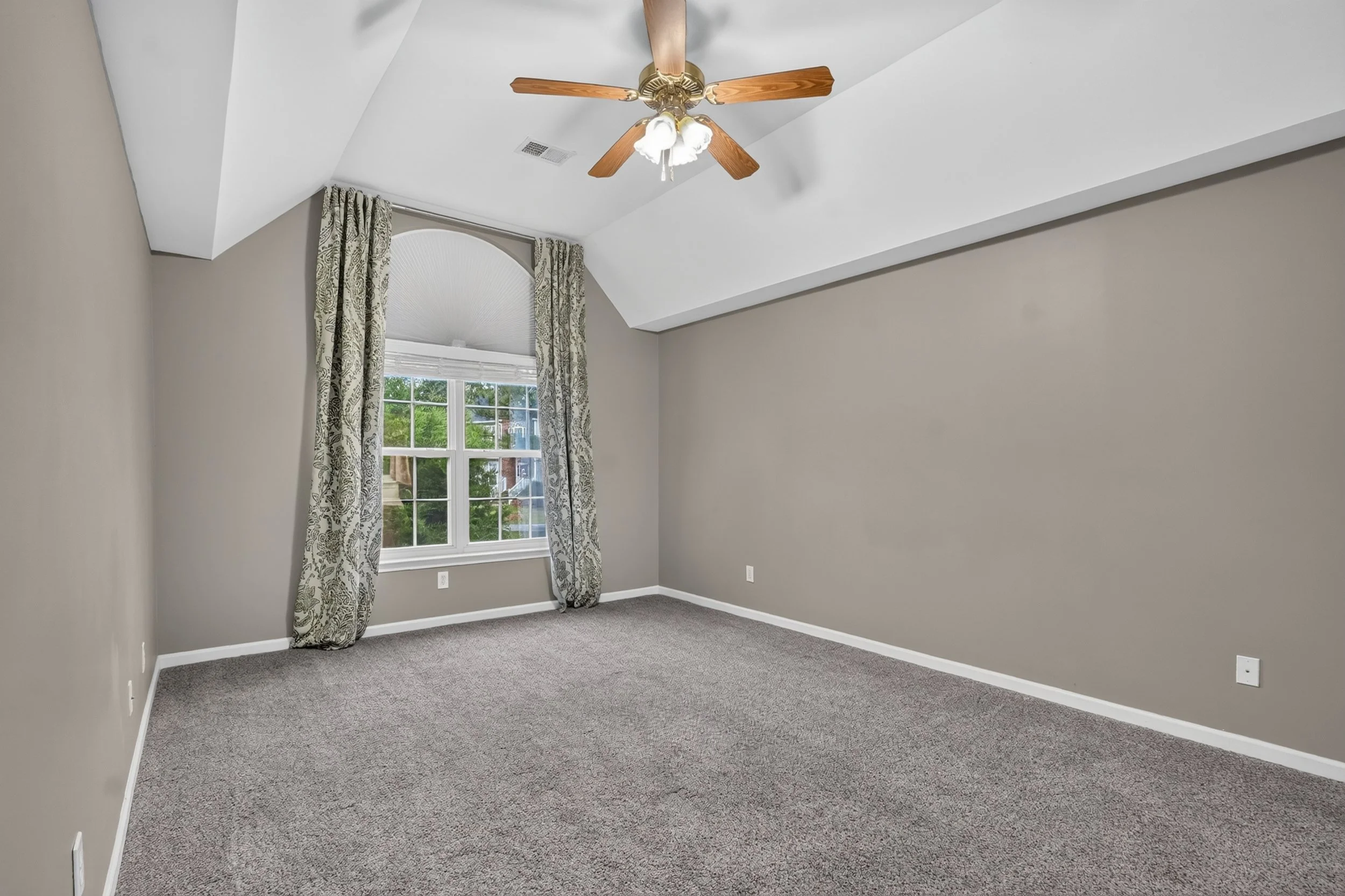 27 Primary Bedroom.jpg