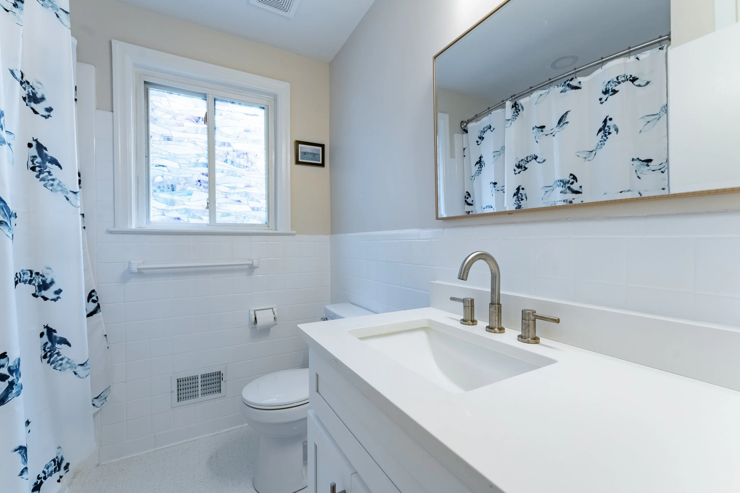 19 Hall Bath.jpg