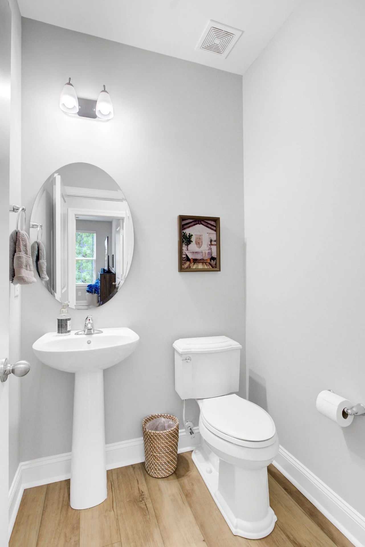 20 Powder Room.jpg