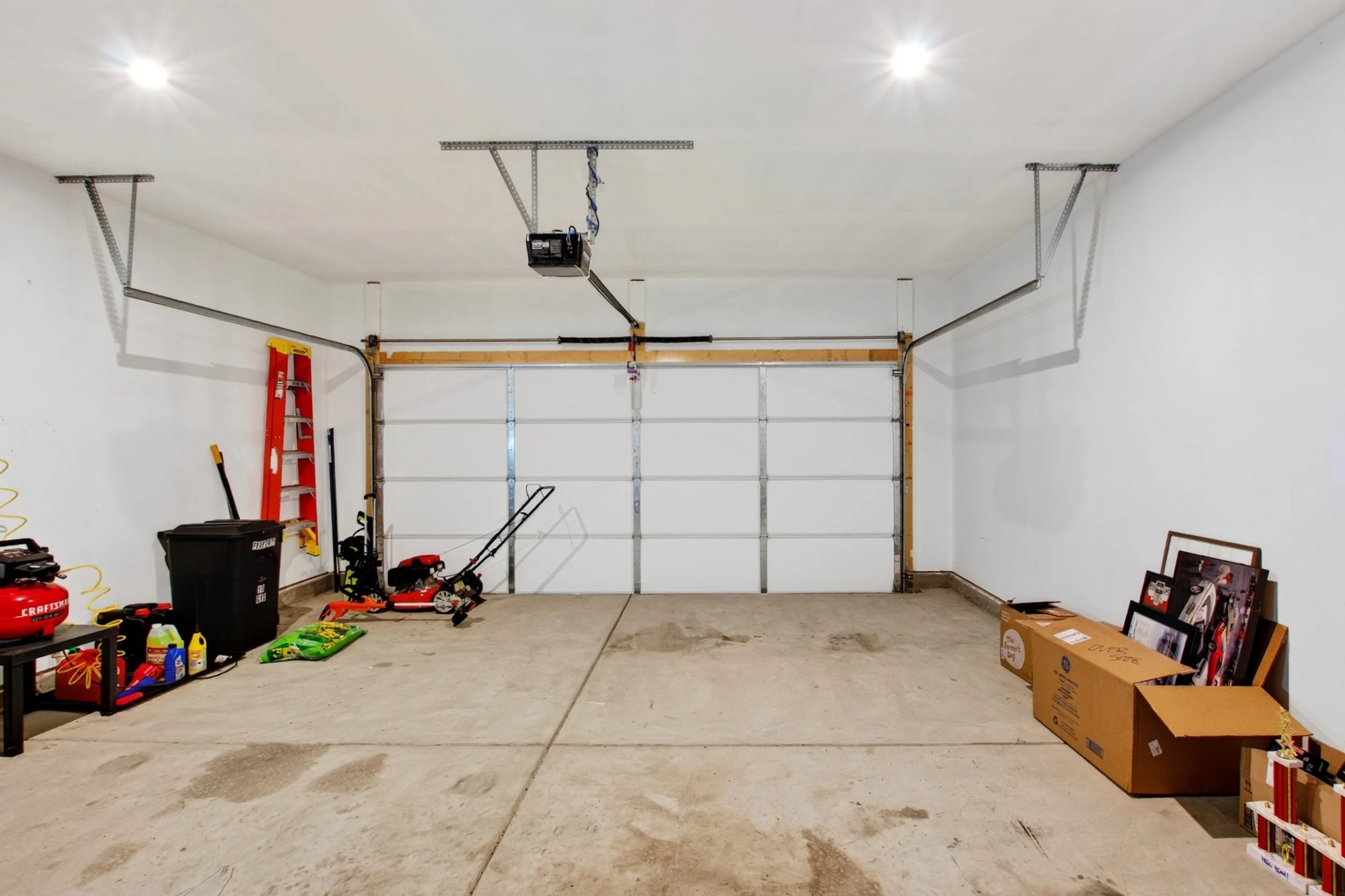35 Garage.jpg