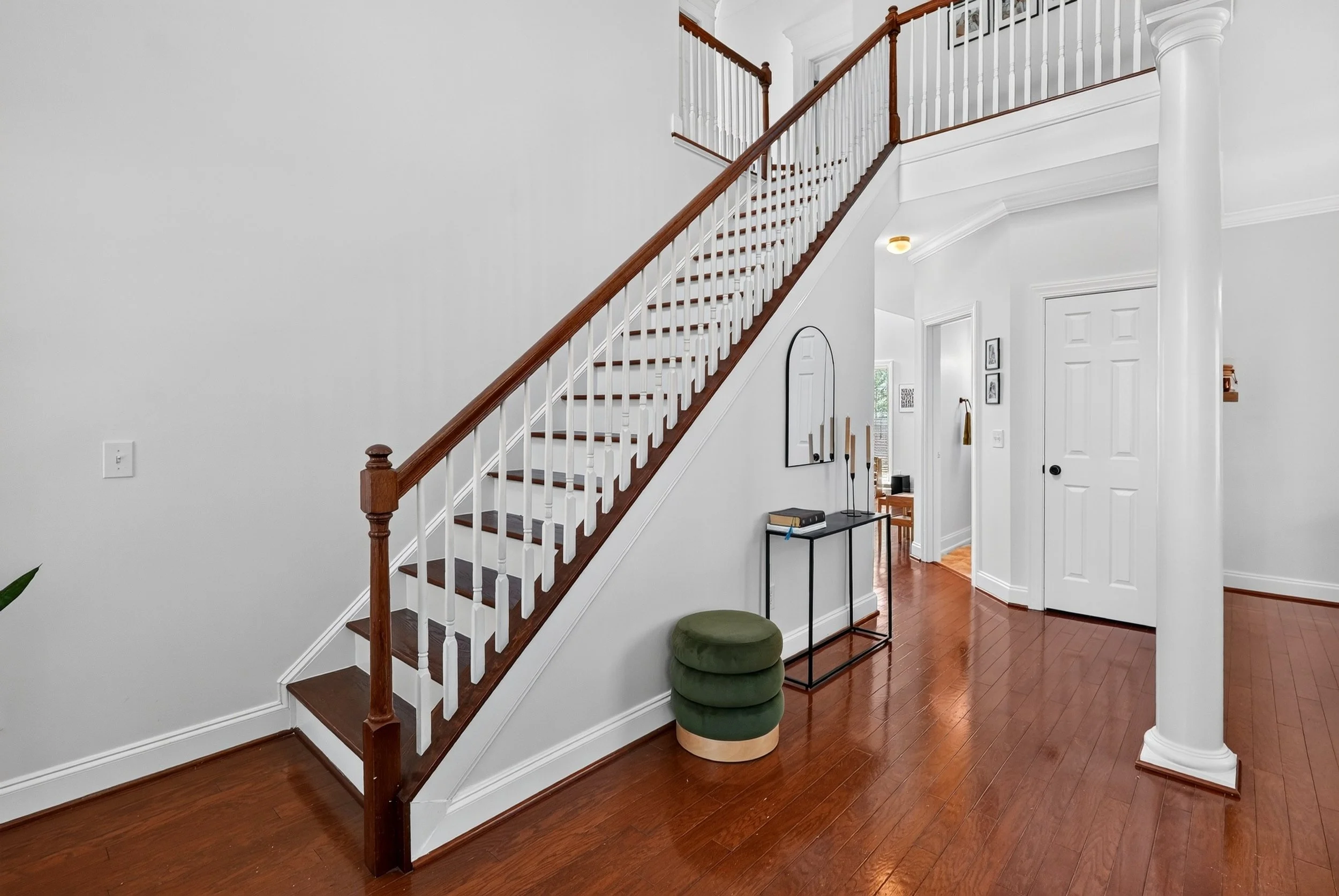 6 Foyer.jpg