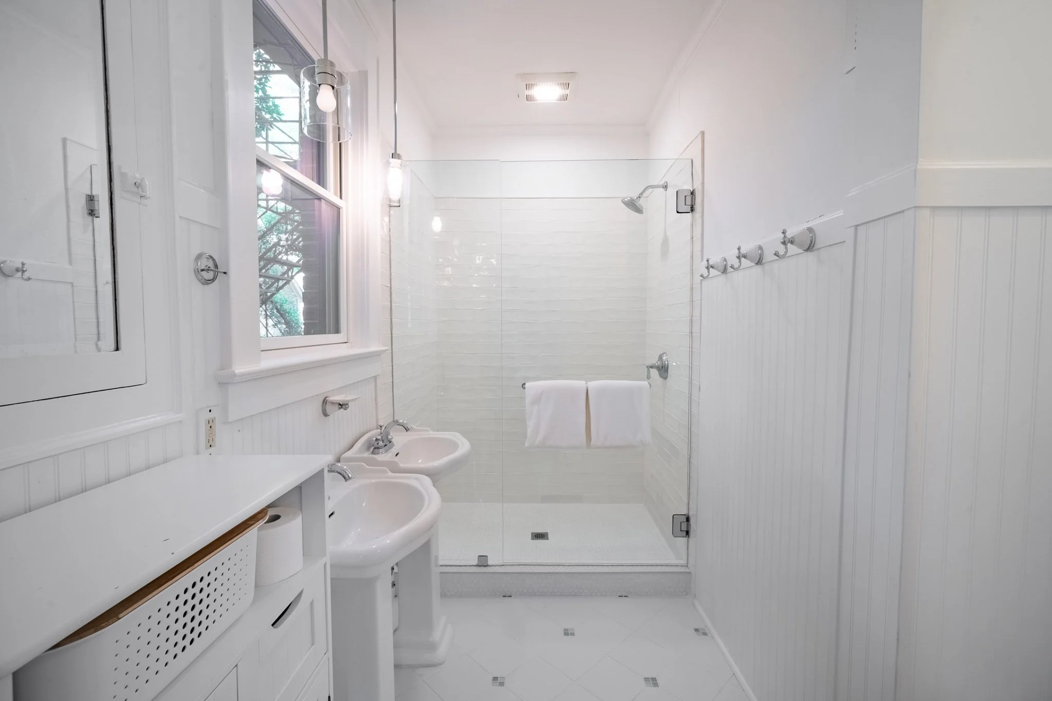 18 Primary Bath.jpg