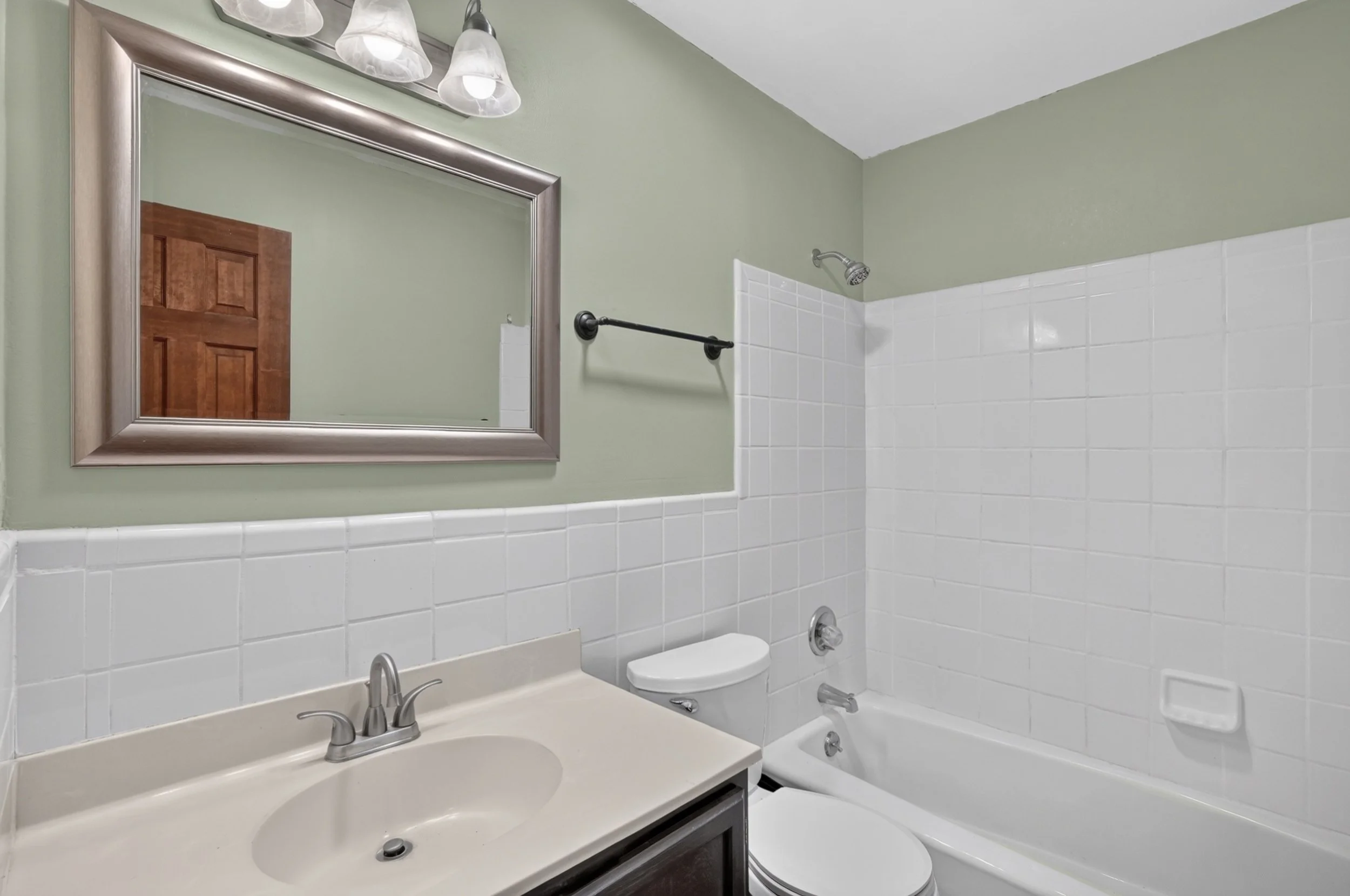 38 Hall Bath.jpg