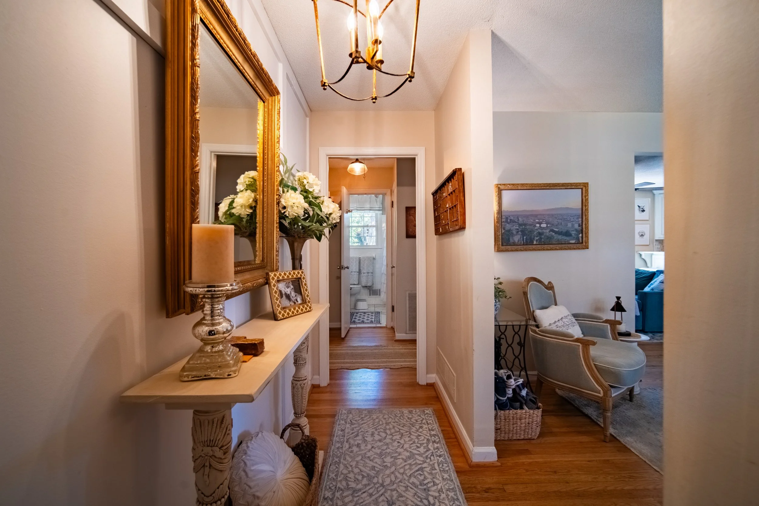 4 Foyer.jpg