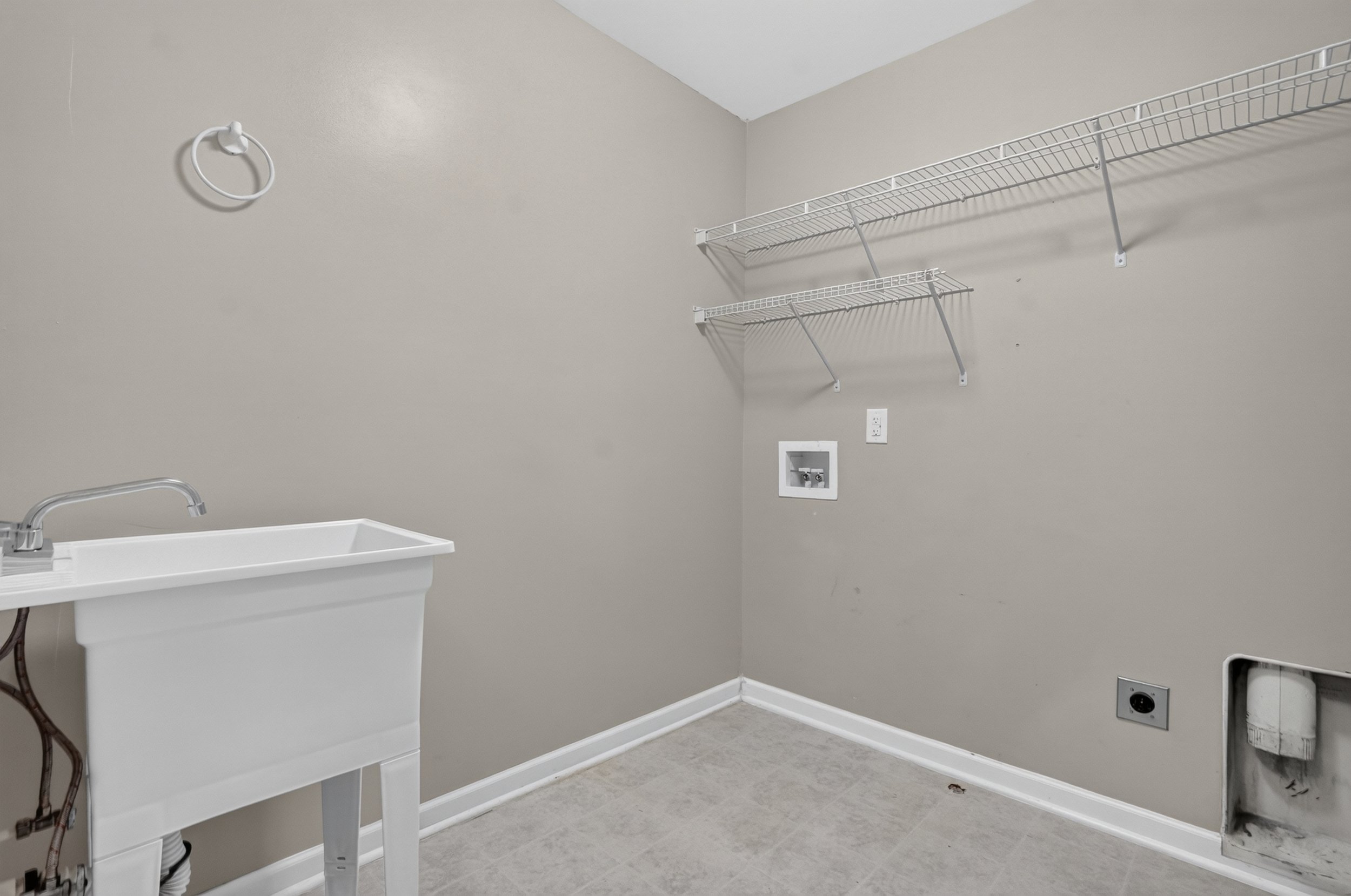 43 Laundry Room.jpg