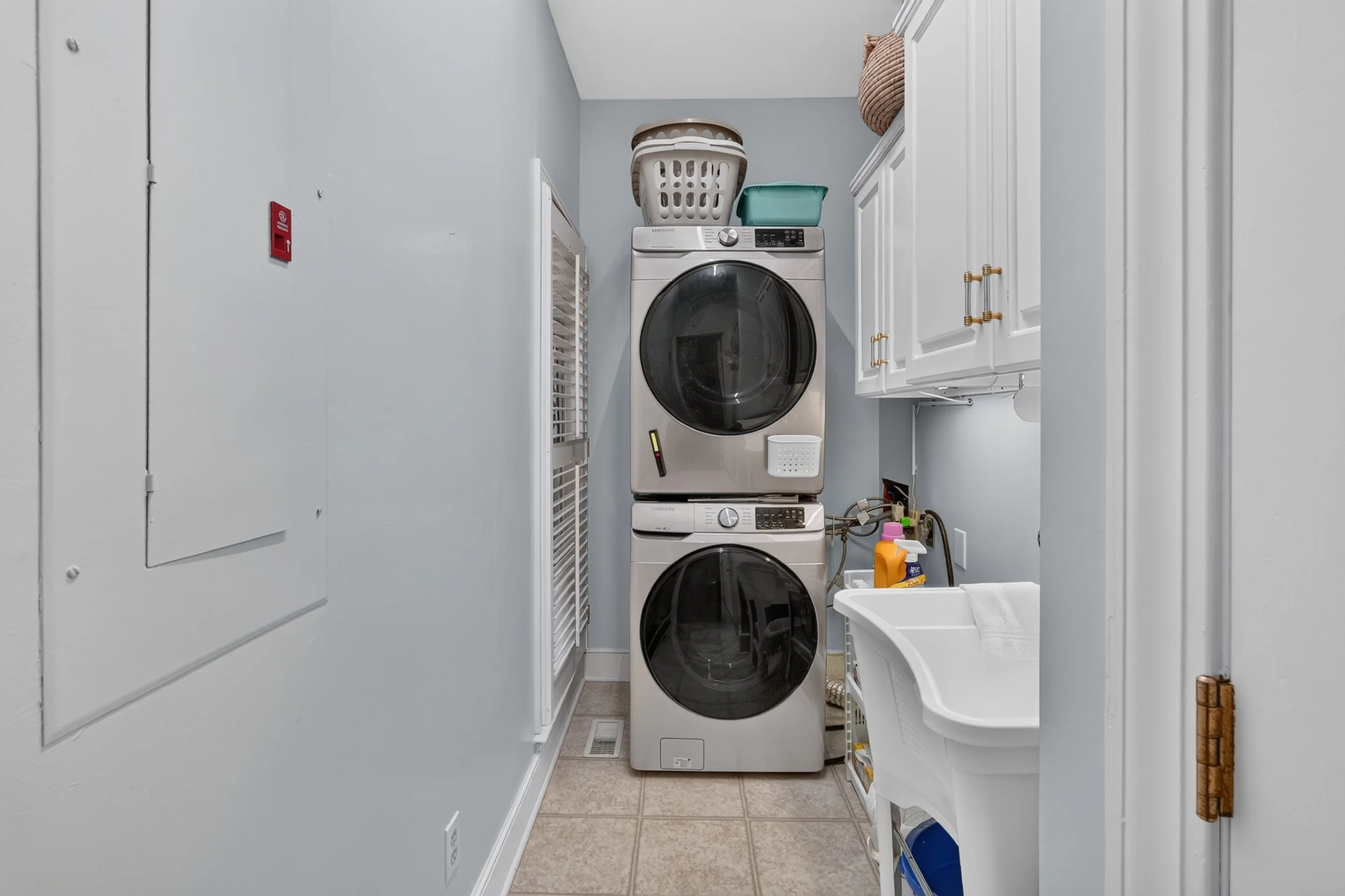 32 Laundry.jpg