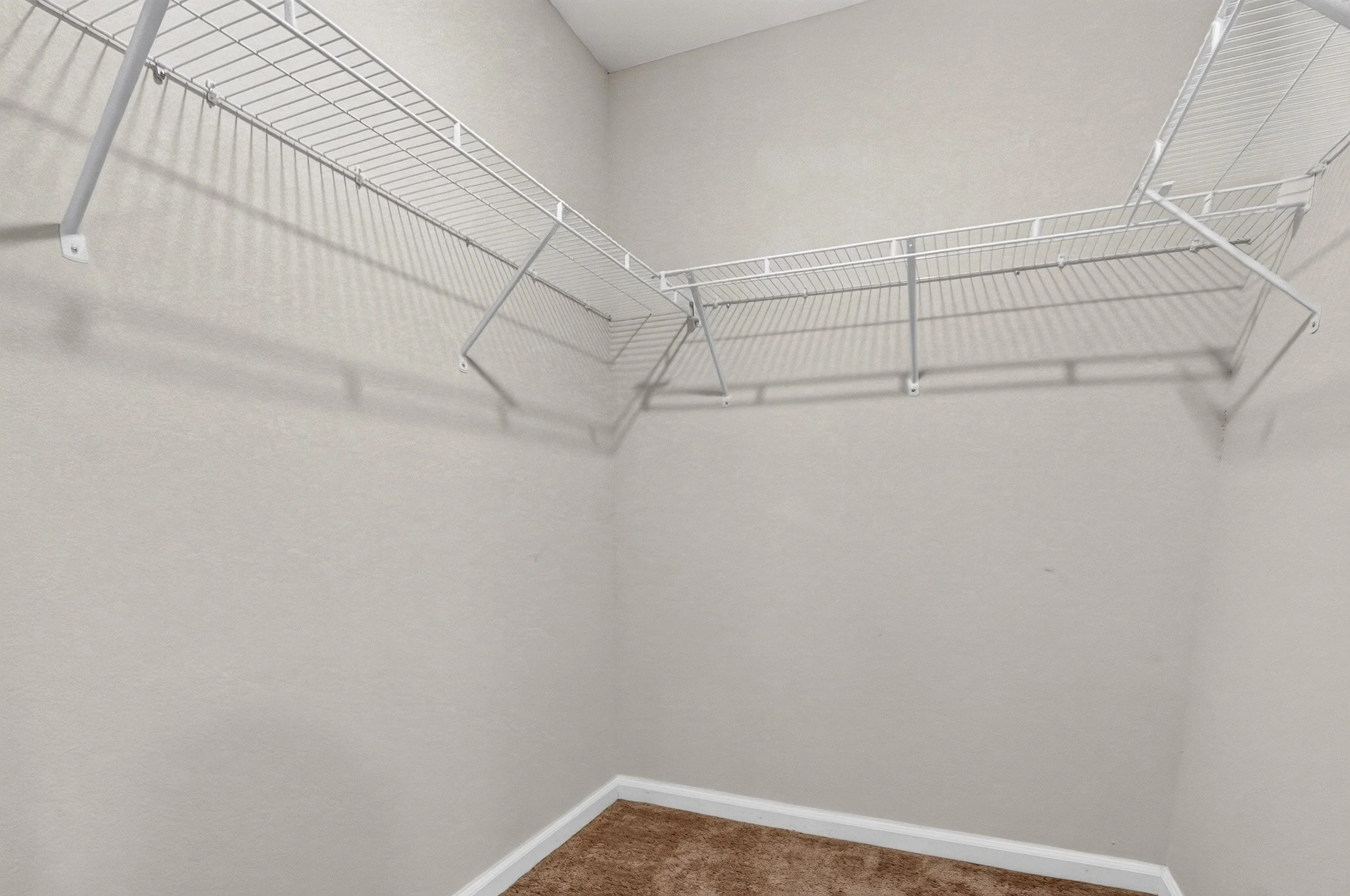 33 Primary Closet.jpg