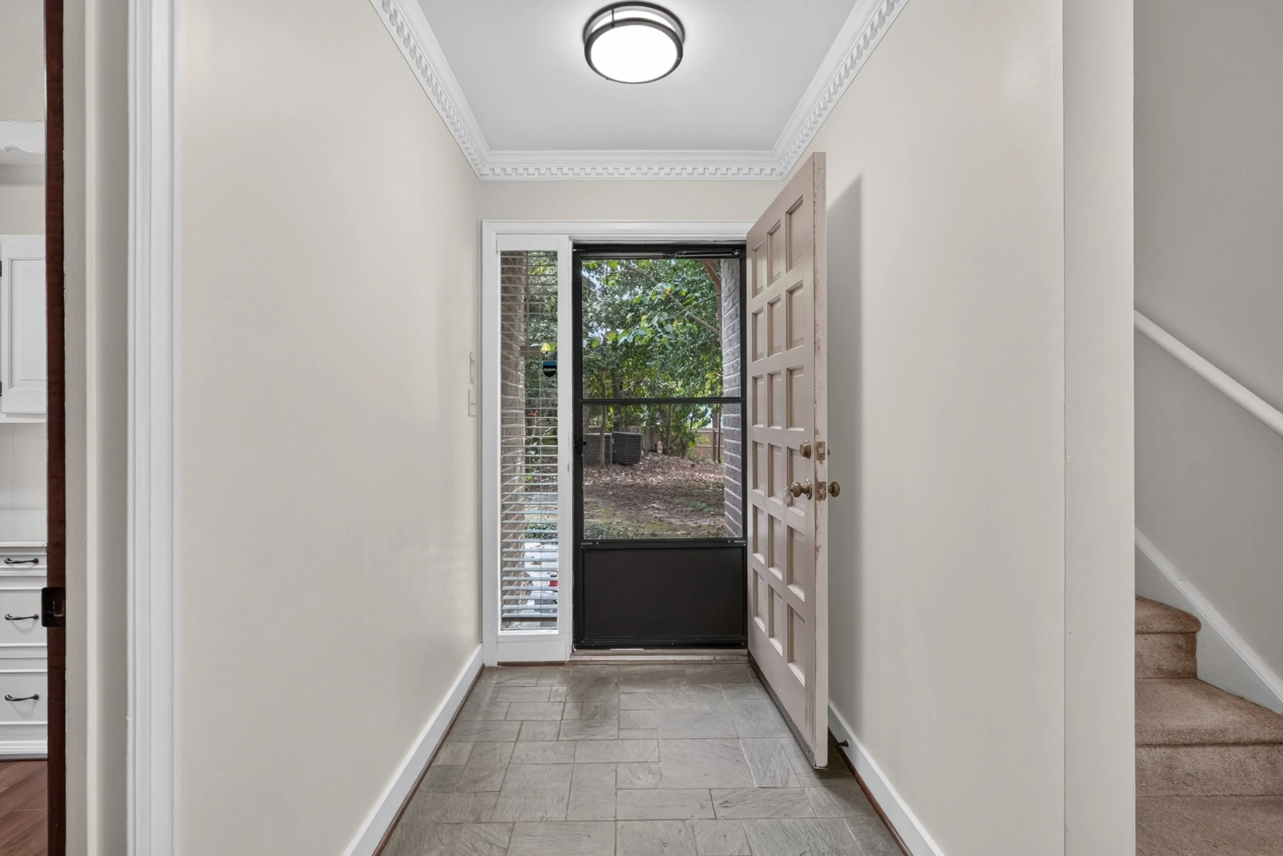 4 Foyer.jpg