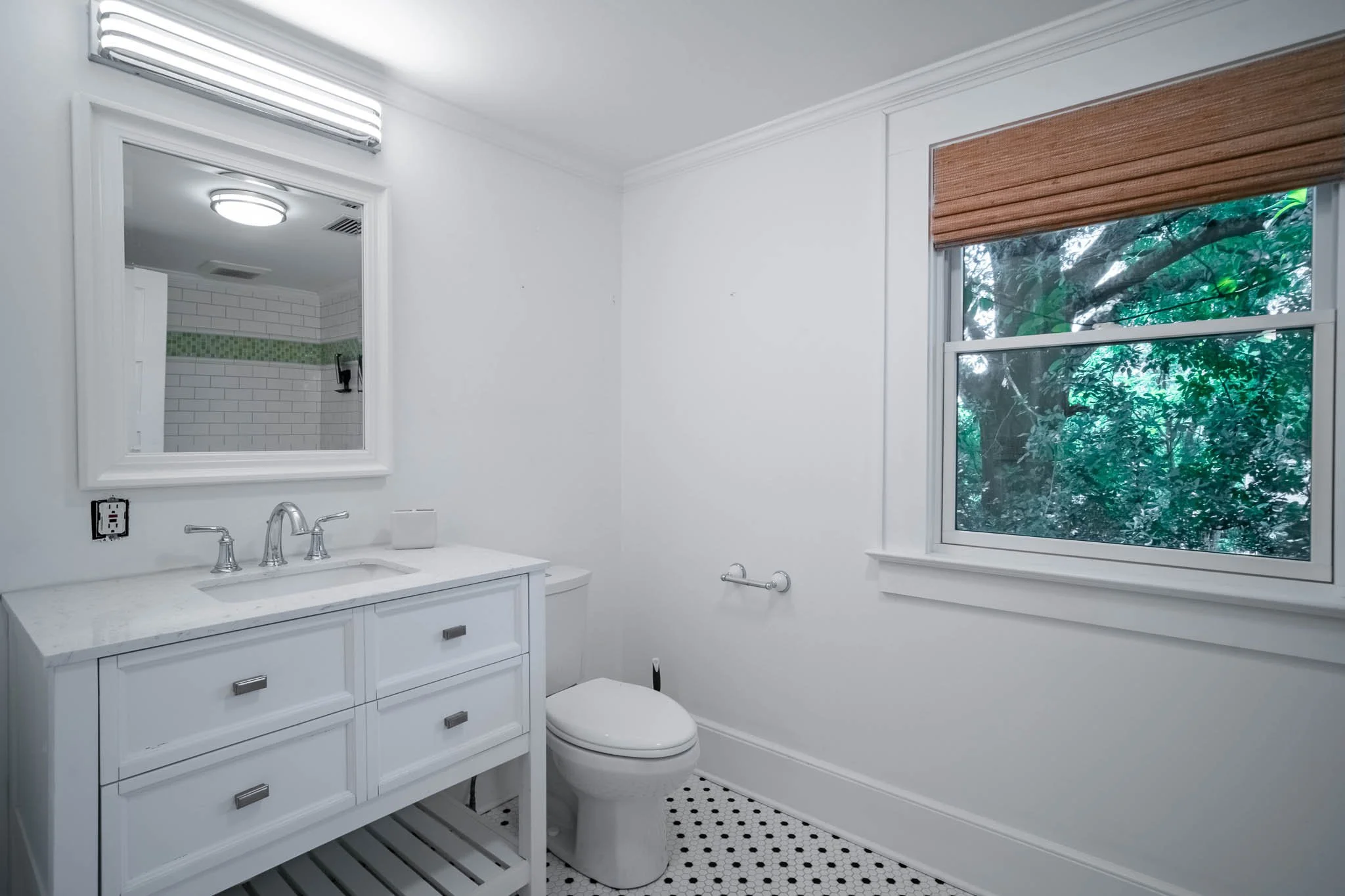 29 Upstairs Bath.jpg