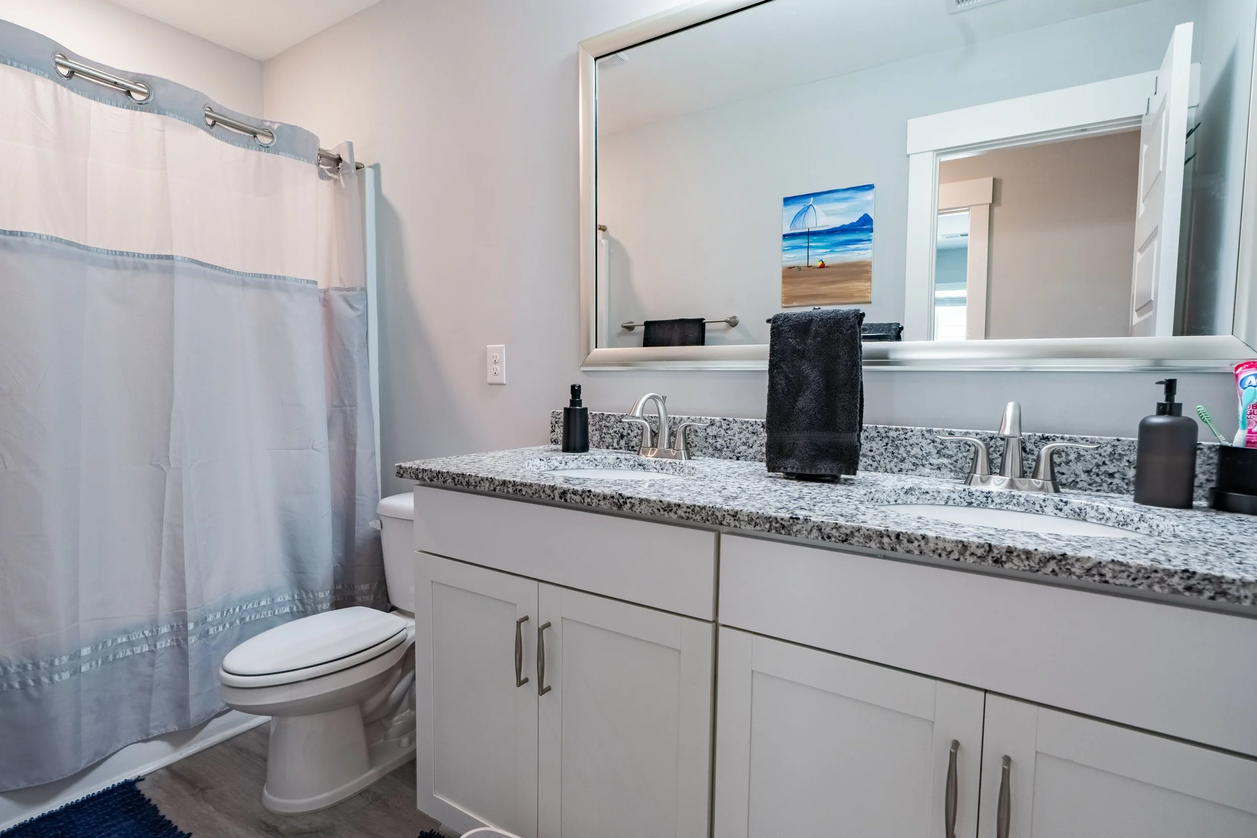 28 Hall Bath.jpg