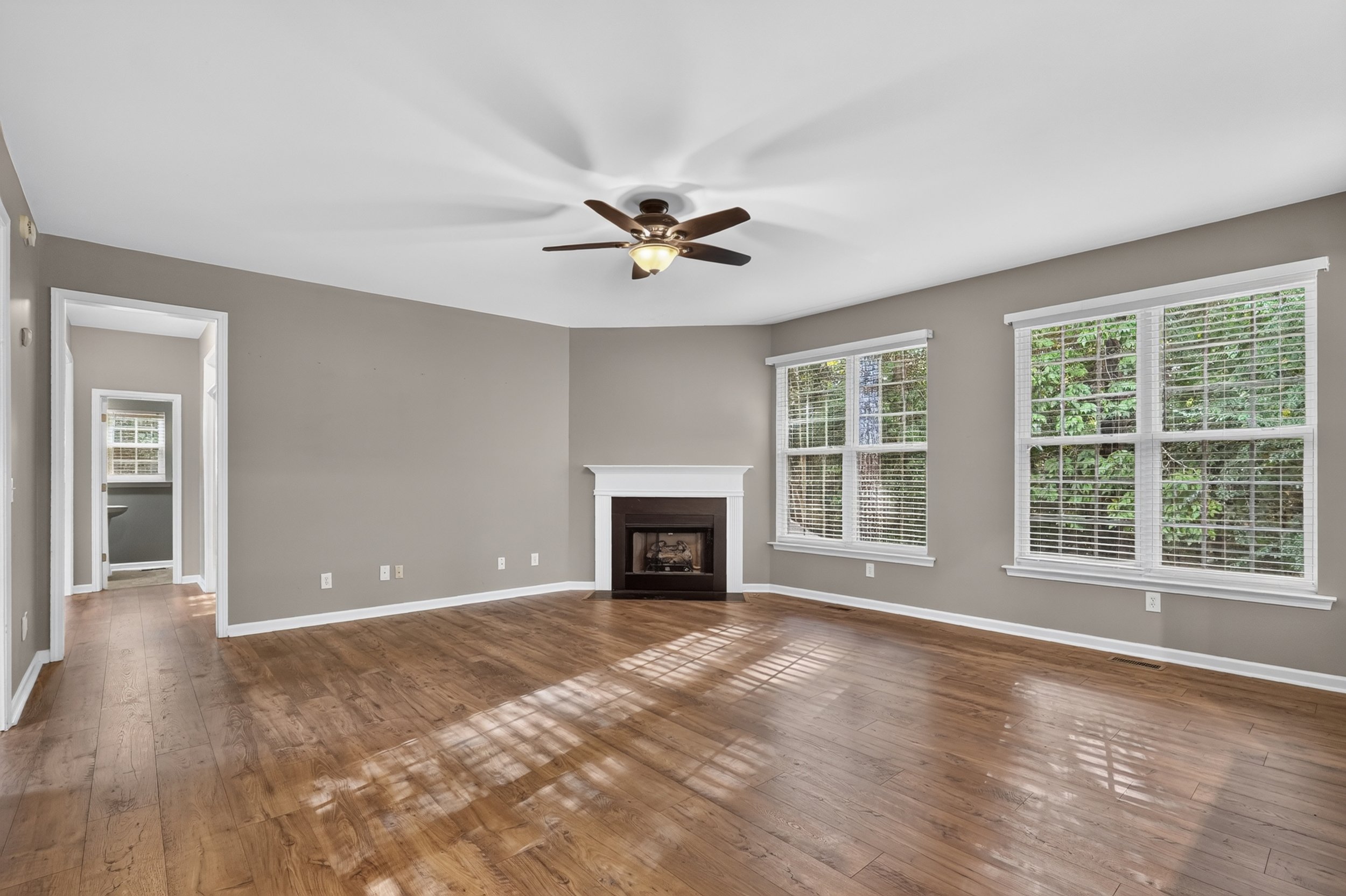 11 Living Room.jpg