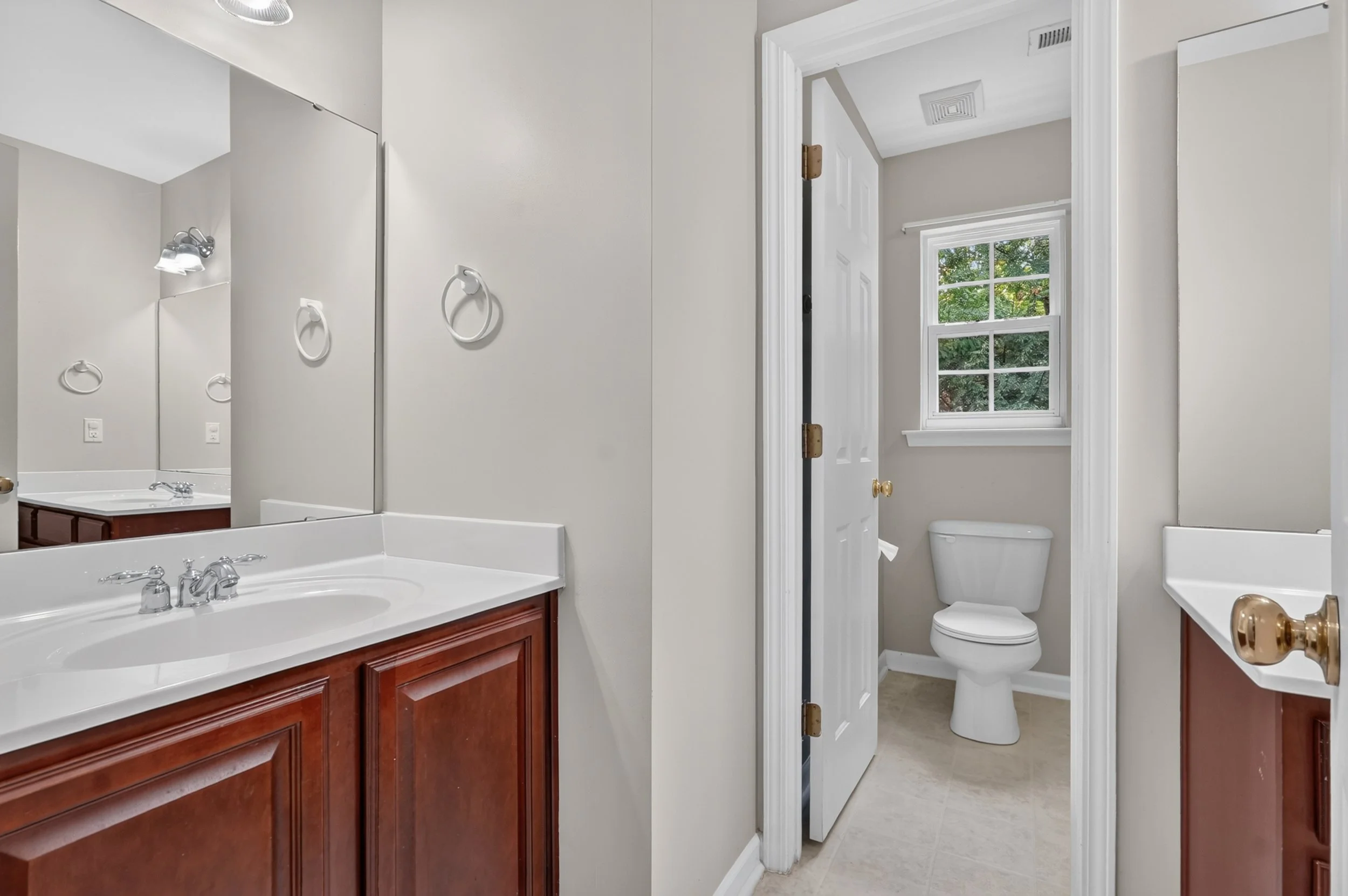39 Hall Bath.jpg