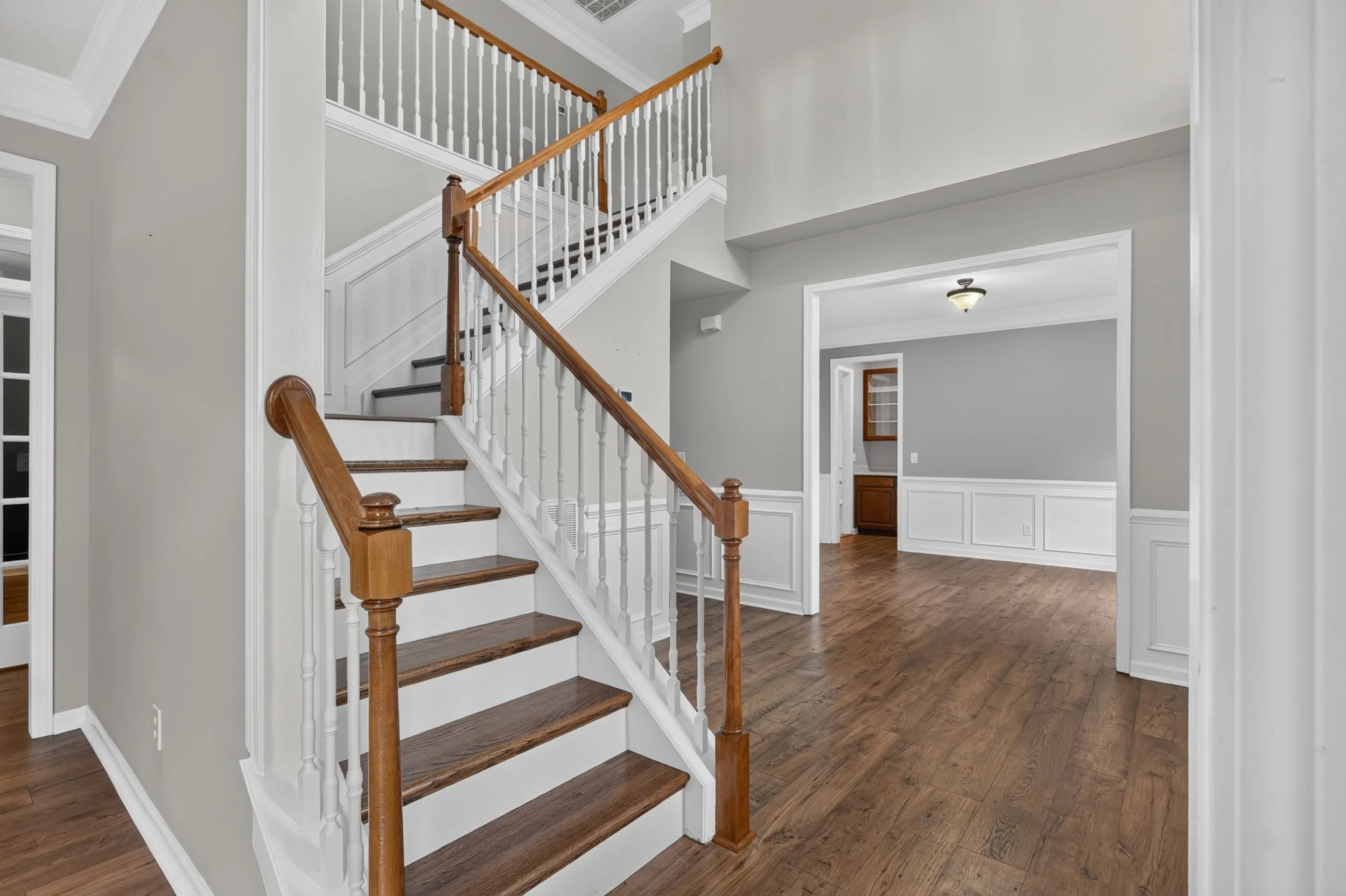 5 Foyer.jpg