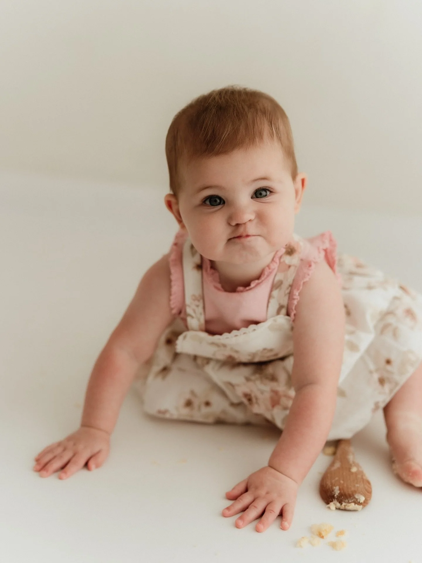 Celebrating Pippa&rsquo;s first lap around the sun. 
Isn&rsquo;t she just the sweetest 🤍

Perth Studio Portraits 
Milestone Sessions Perth 
.
.
.
.
#perthmilestonephotographer #perthbabyphotographer #perthcakesmashphotographer
