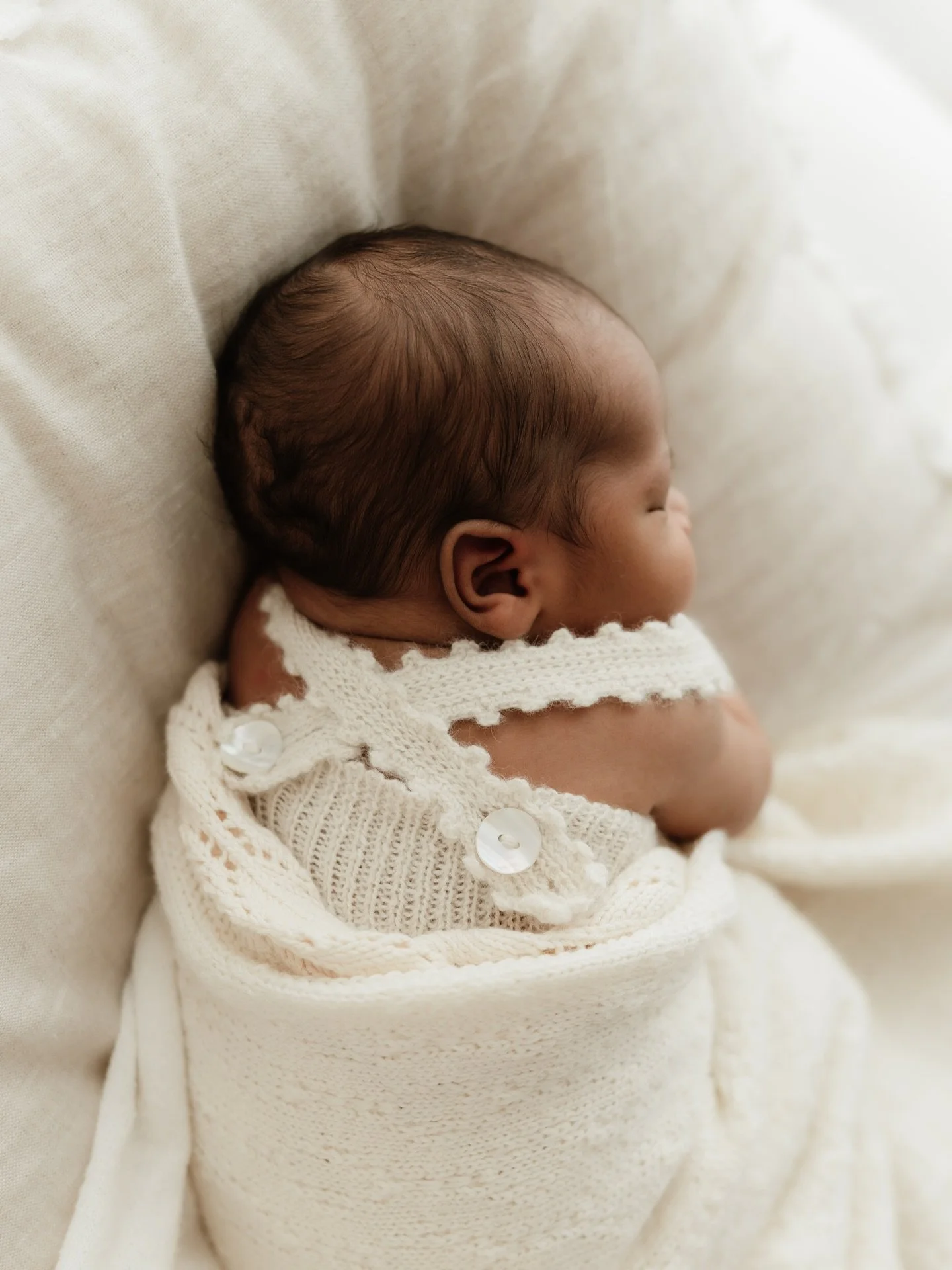 I feel like I get to know so much about my clients during the time we spend together capturing their little love. 

The whole session is calm, slow &amp; full of the best conversations. 

I honestly feel like I&rsquo;ve known you since for ever and l