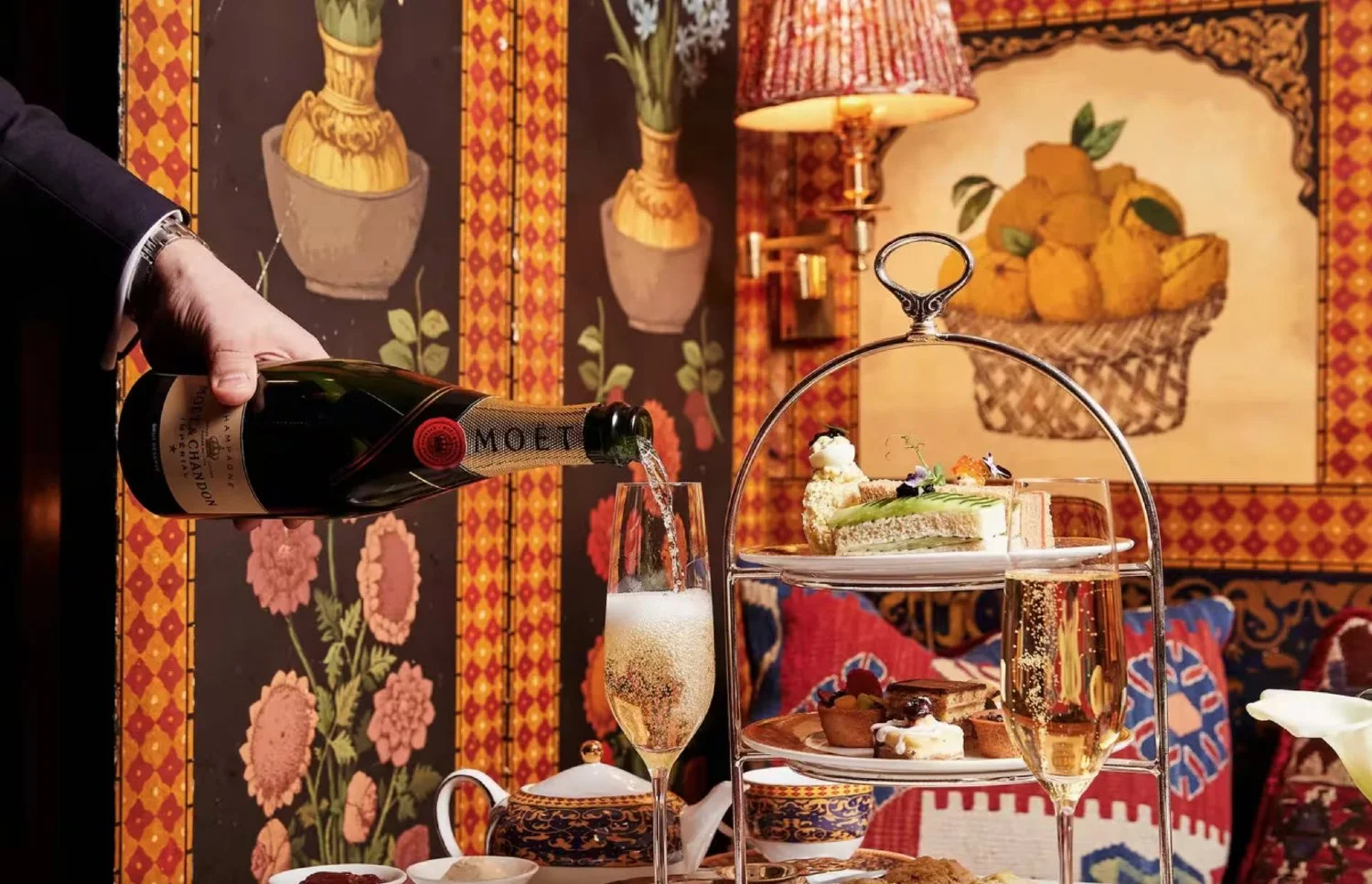 A Guide to Private Dining For Your Escort Date in Manhattan