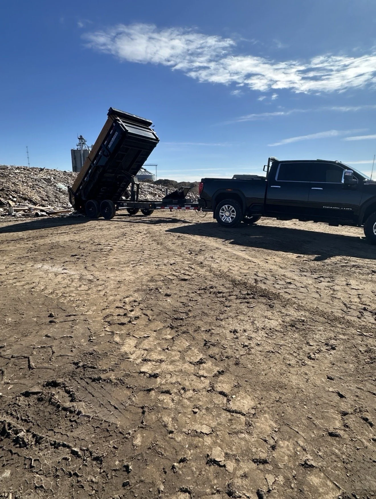 Dump trailer rental in St. Cloud Minnesota hauling debris - Northern Rentals LLC