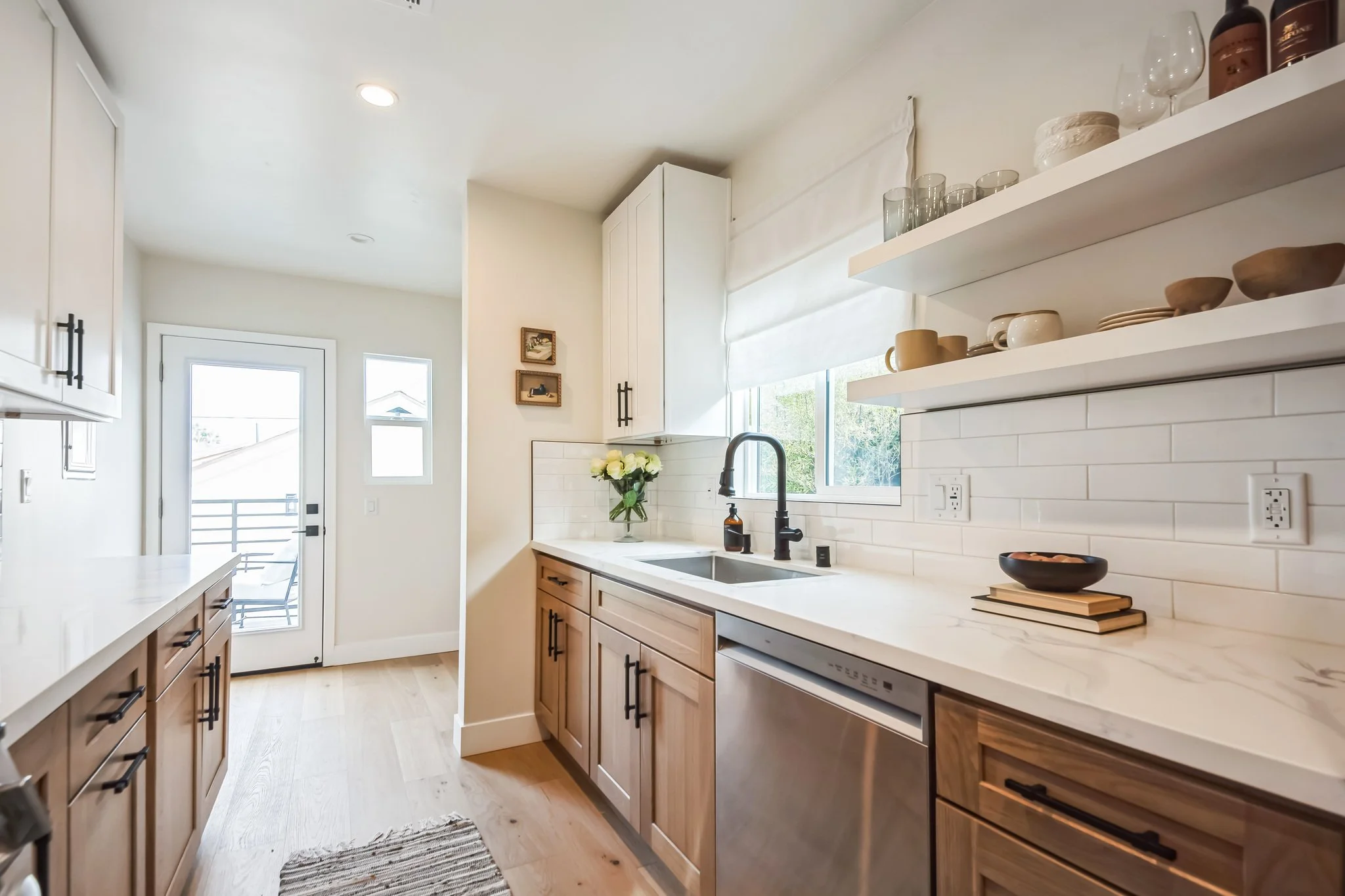 6018_S_Rimpau_Blvd_Los_Angeles_CA_90043_USA-Kitchen-DSC_6943.jpg