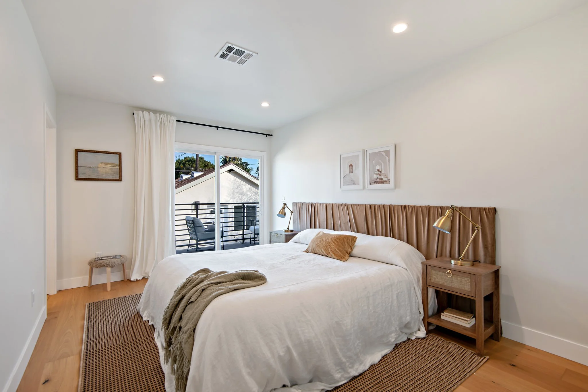 6018_S_Rimpau_Blvd_Los_Angeles_CA_90043_USA-Bedroom-DSC_6924.jpg