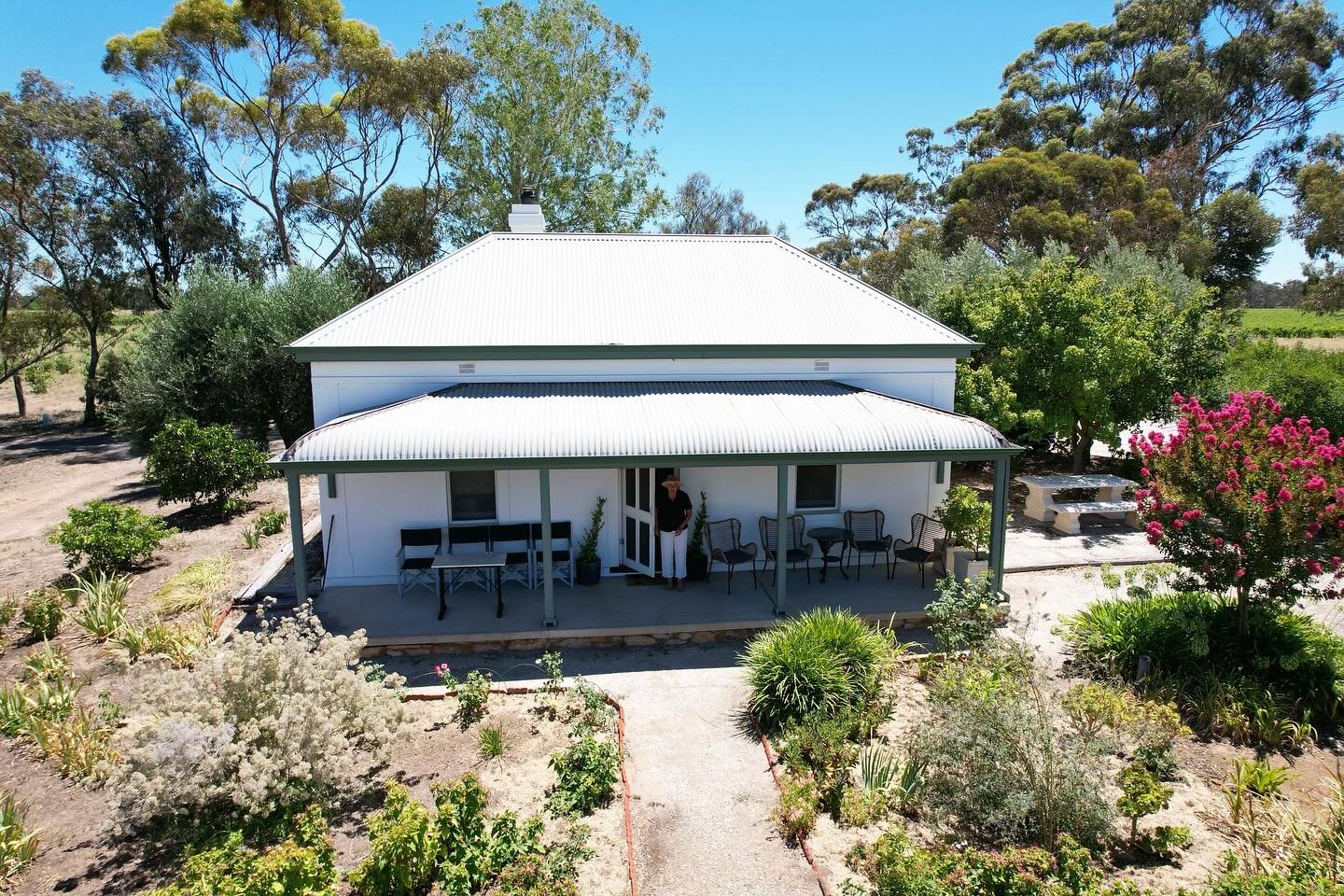 Easter long weekend hours update 🐣 

We will be closed for Good Friday, with Saturday and Sunday operating normal hours (10.30 - 4.30). Monday will be open from 11-3 by appointment only - please contact Cellar door to book your tasting. 

Have a saf