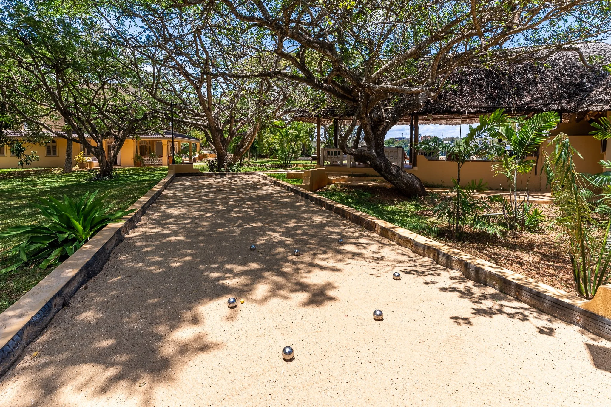 Mwangati Boules court.jpg