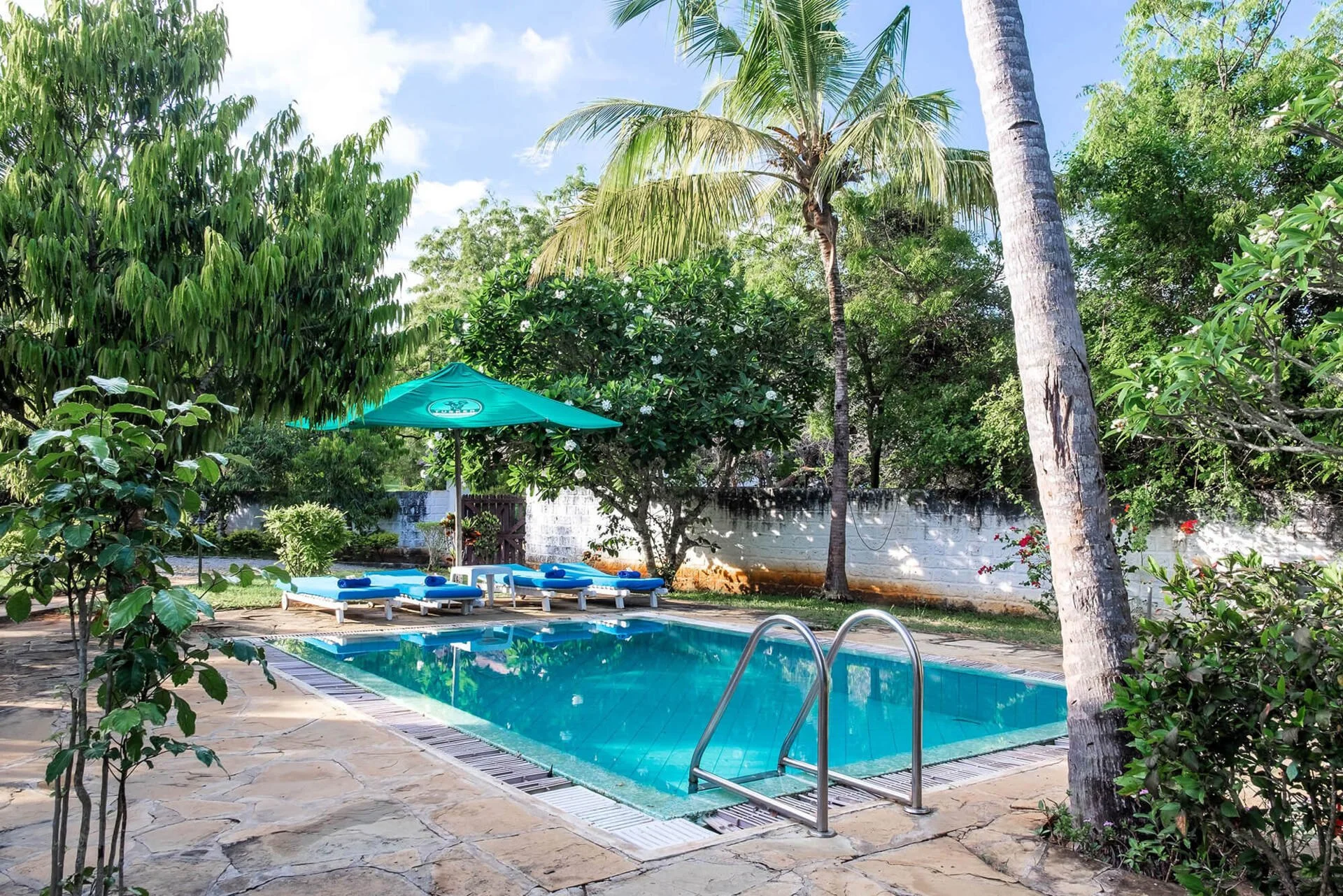 1708951494003_guesthouseprivatepool.jpg