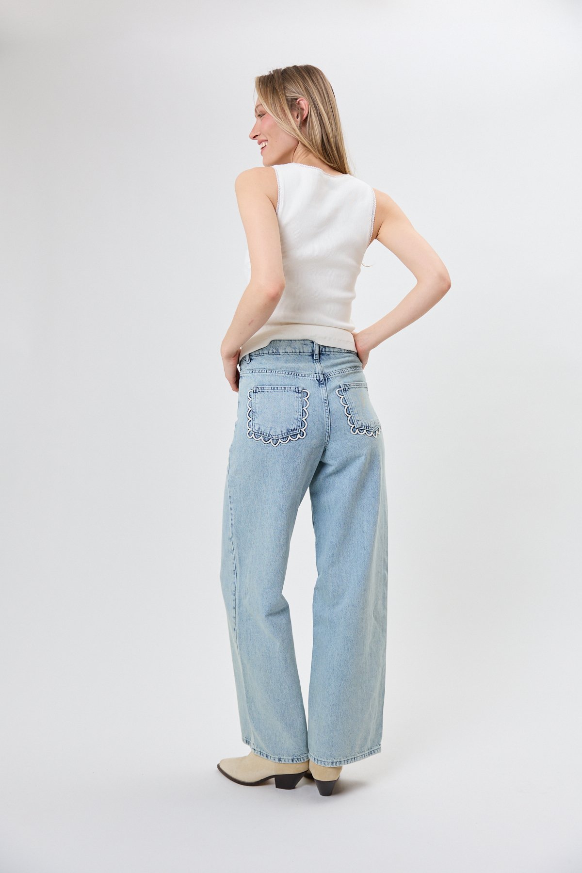 Jolie Lace Tanktop_white_1005881000_3.jpg