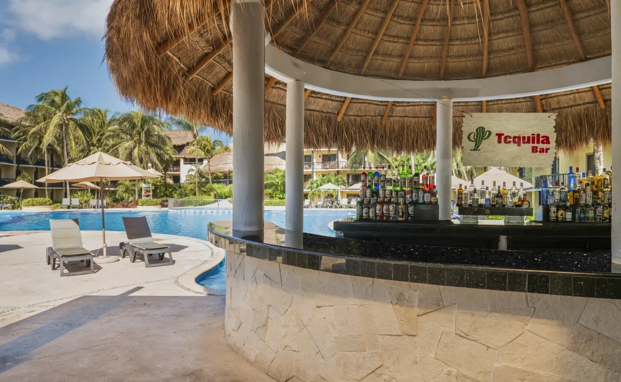 catalonia_riviera-maya-tequila-bar-2-dsc3573-hdr-0.jpg.webp